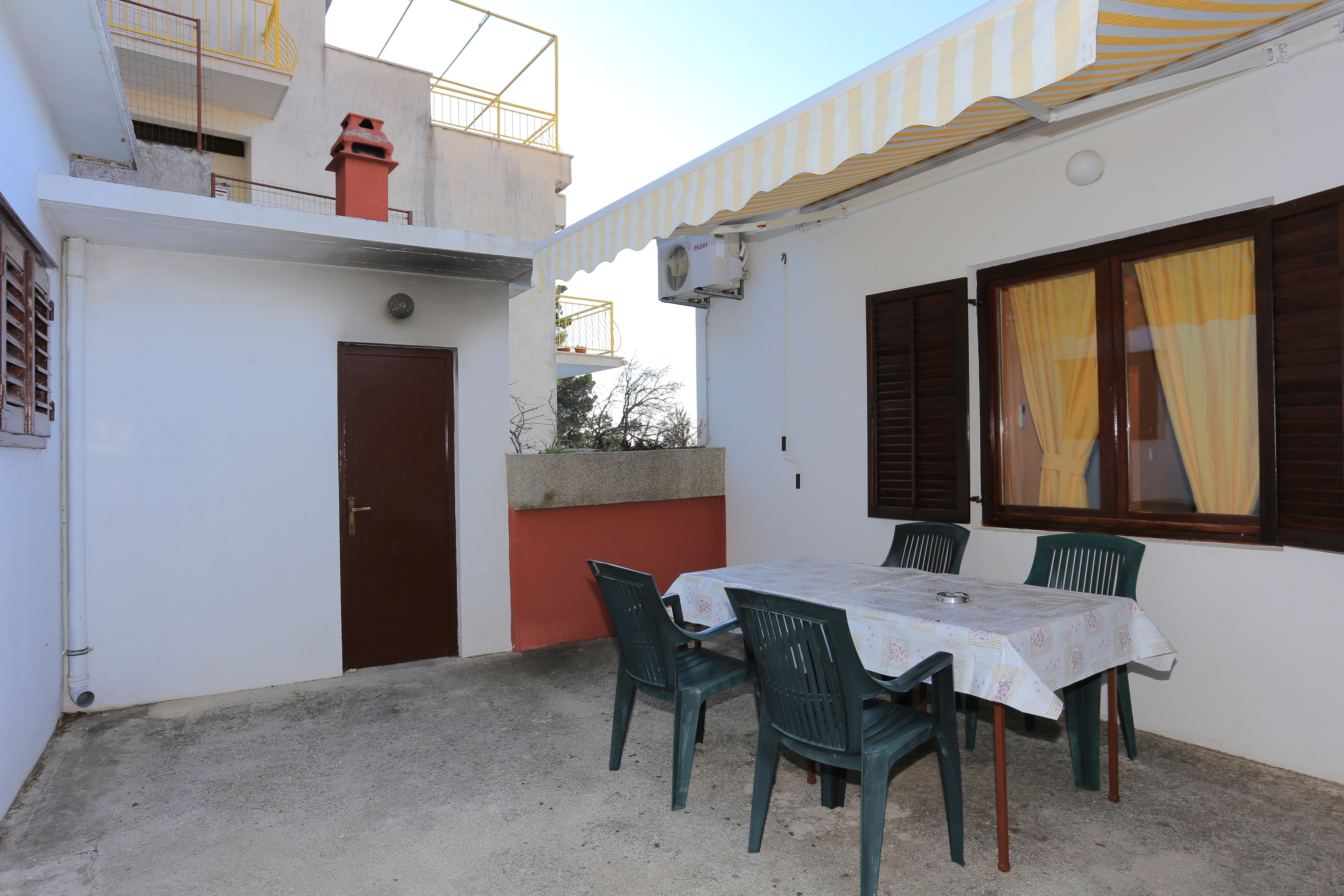 Two bedroom apartment with terrace and sea view Mimice, Omiš  A-a