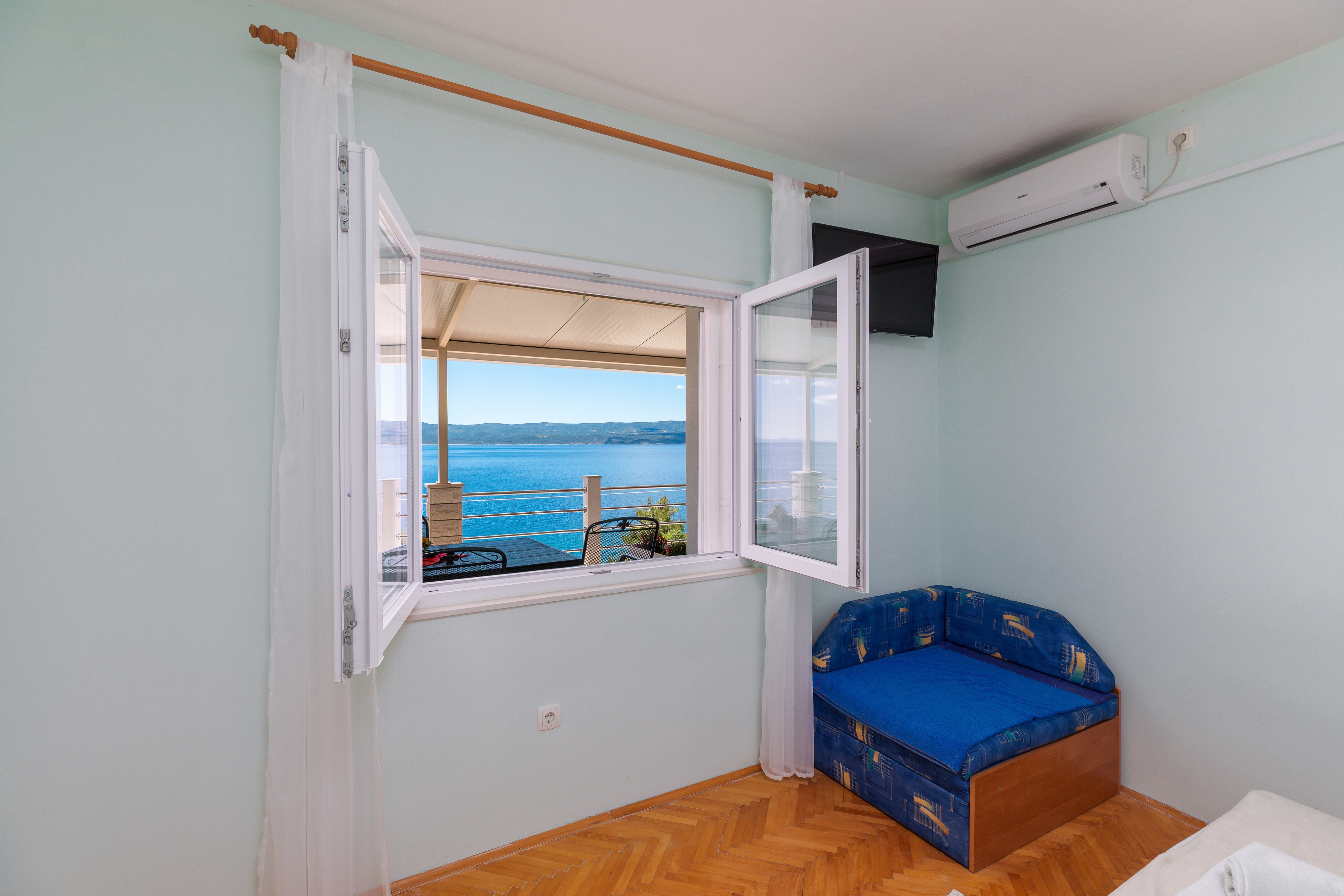 Top Omiš Mimice Top Omiš Mimice