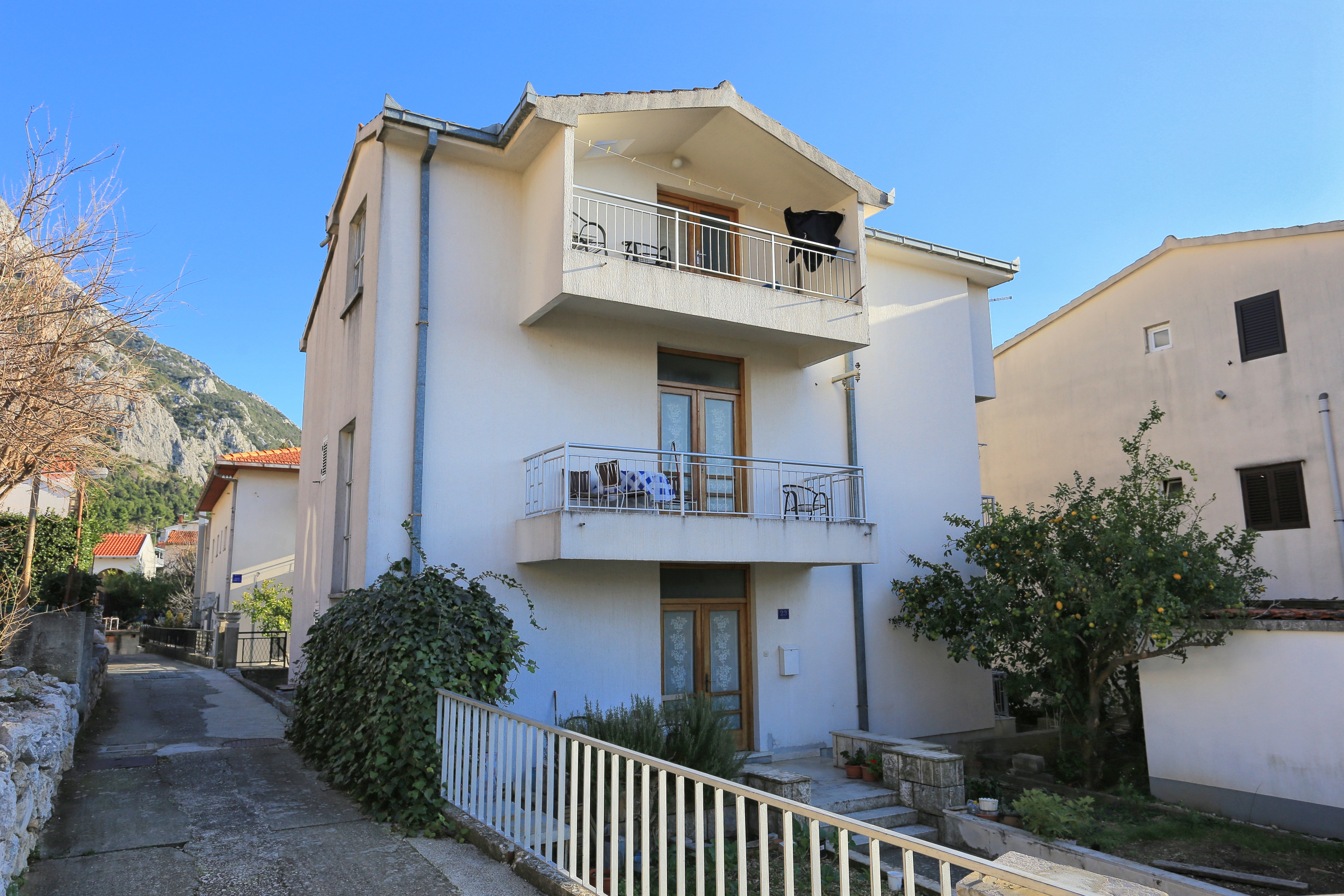 Three bedroom apartment with balcony and sea view Gradac, Makarska (A-18151-a) Three bedroom apartment with balcony and sea view Gradac, Makarska (A-18151-a)