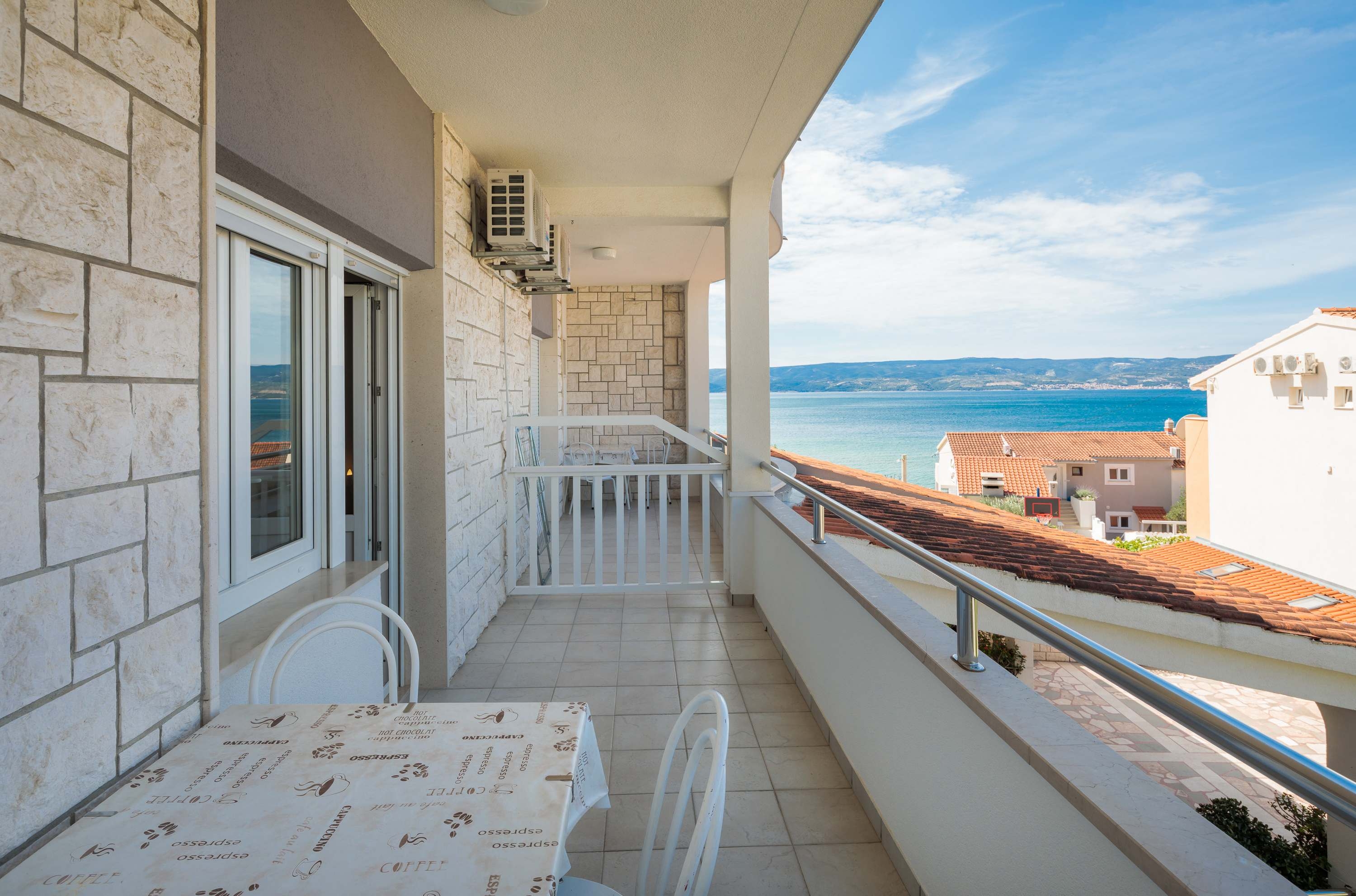 One bedroom apartment with balcony and sea view Duće, Omiš  A-a