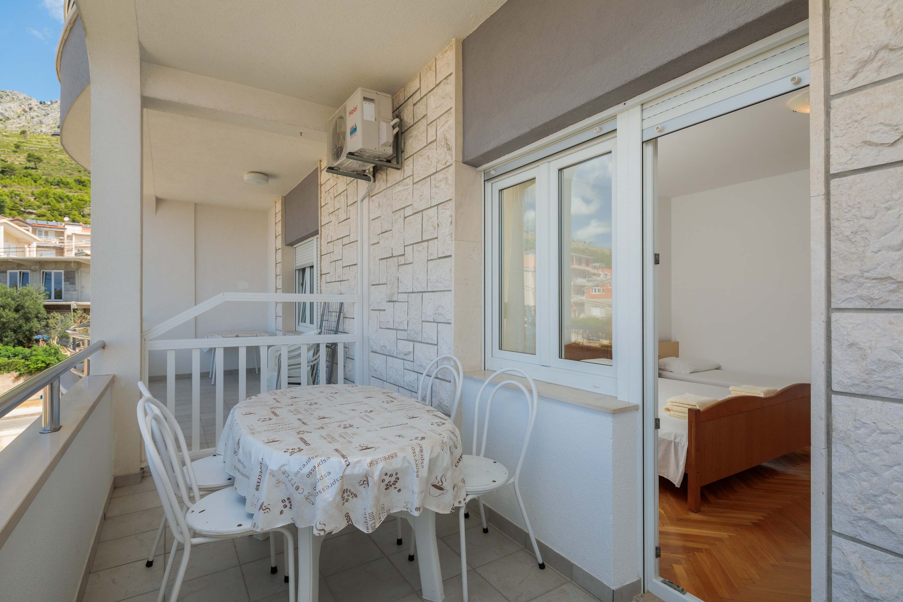 Two bedroom apartment with terrace and sea view Duće, Omiš  A-b