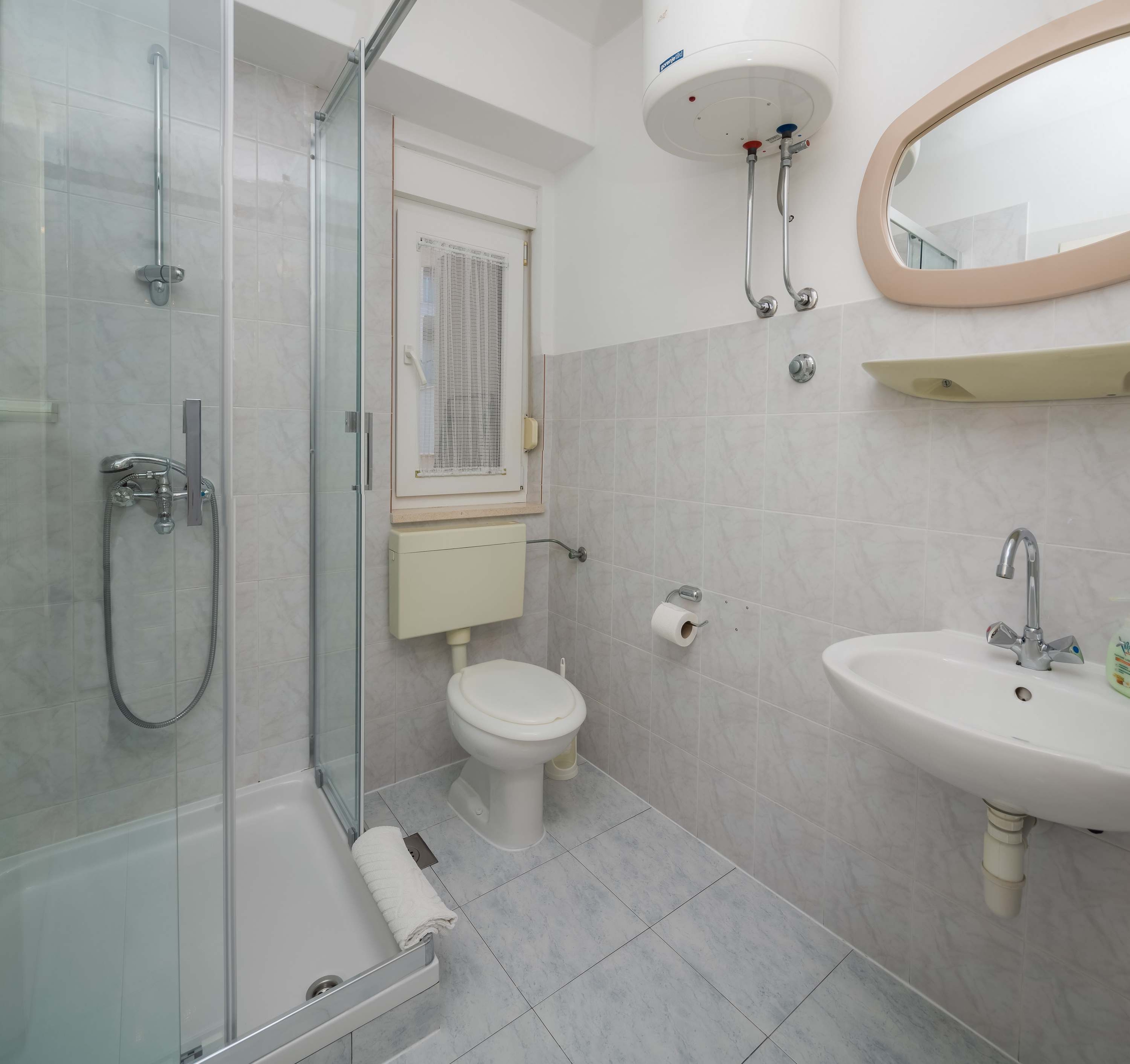 Two bedroom apartment with terrace and sea view Duće, Omiš  A-b