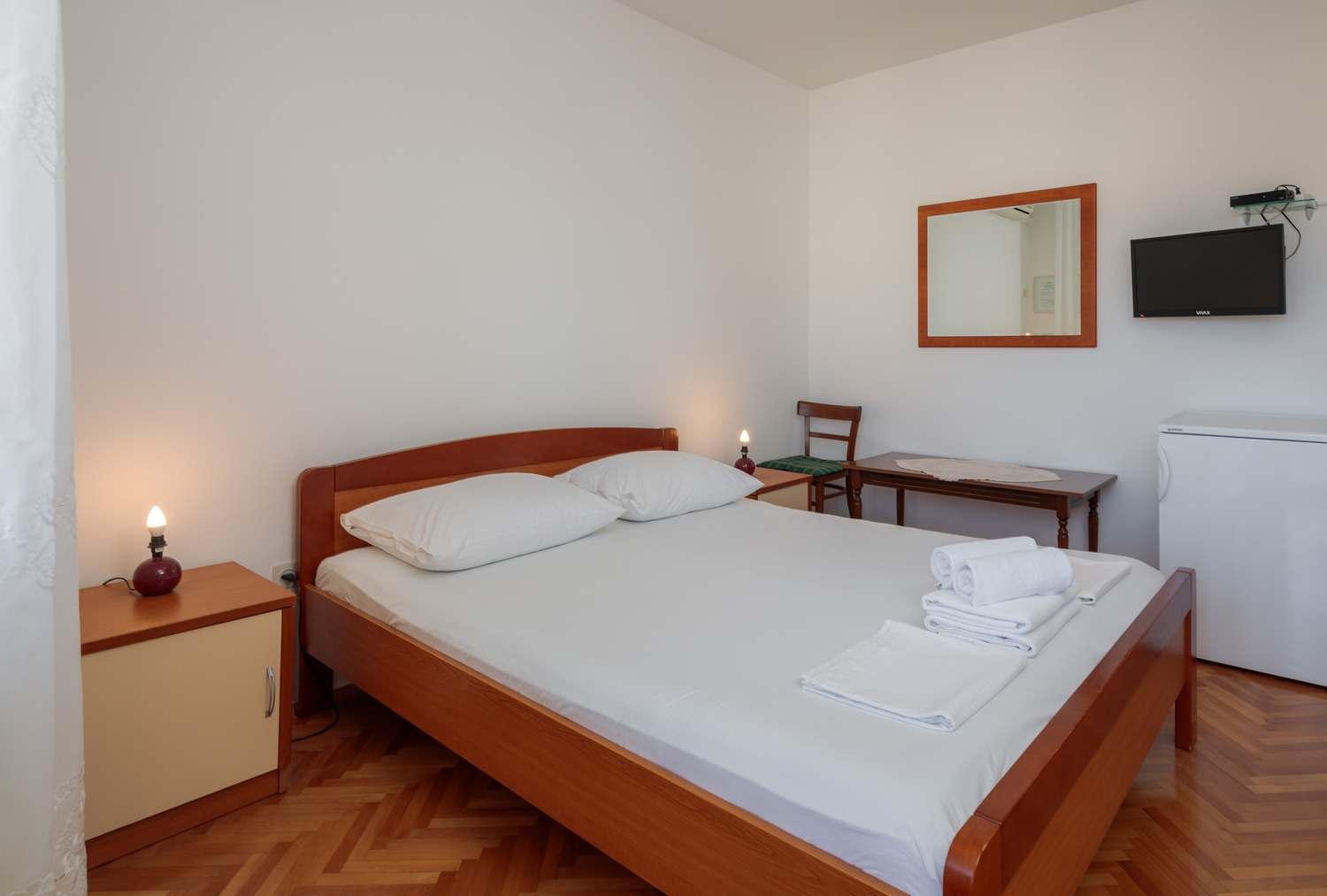 Room with balcony and sea view Duće (Omiš) (S-18155-a) Room with balcony and sea view Duće (Omiš) (S-18155-a)