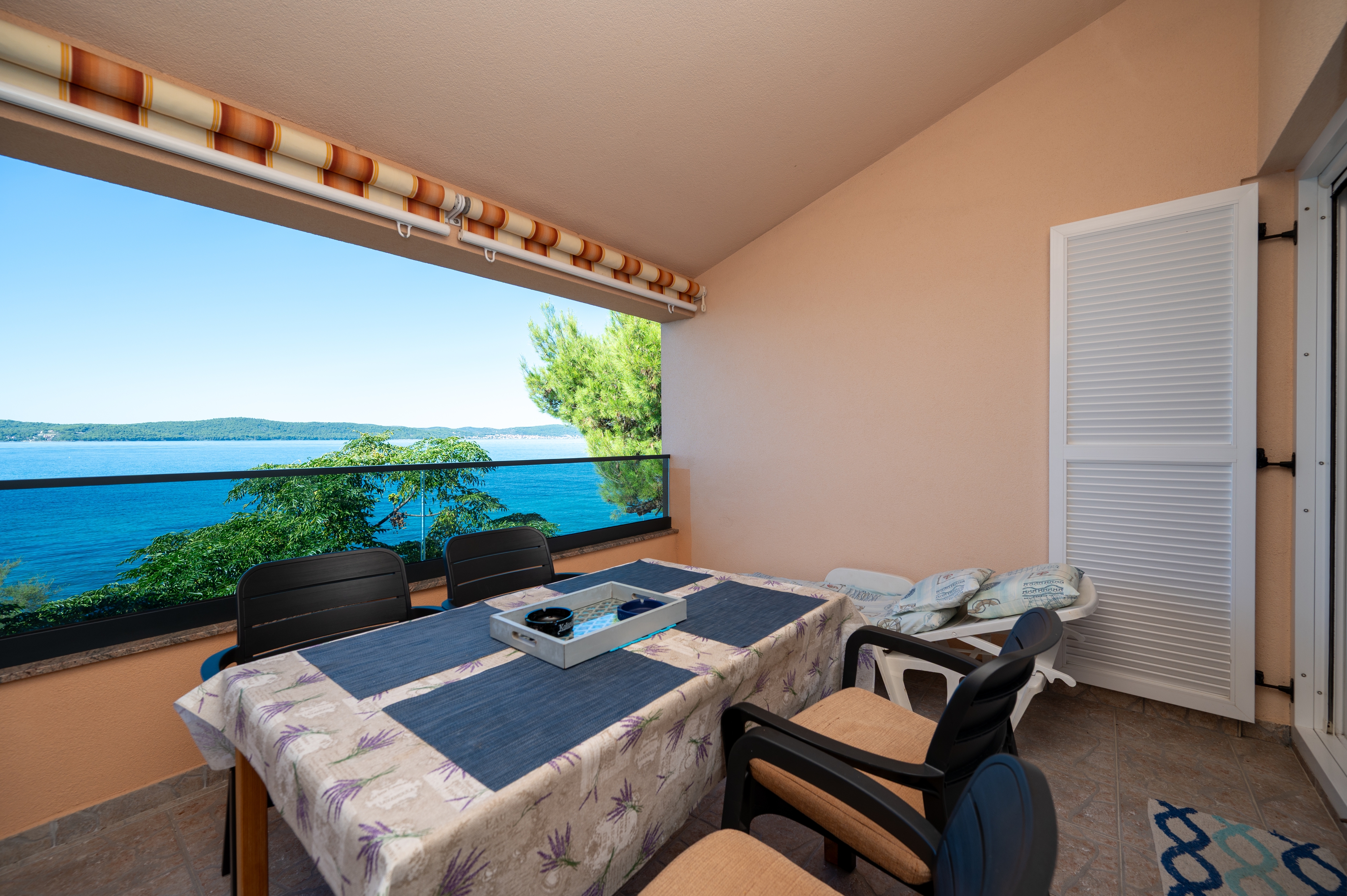 Two bedroom apartment near beach Bibinje, Zadar  A-a
