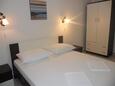 Ložnice 2 Rogoznica, Ložnice 2 v ubytování typu apartment, domácí mazlíčci povoleni a WiFi.