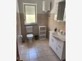 Bathroom 1 Sevid, Bathroom 1 in the apartment, (pet friendly) and WiFi.