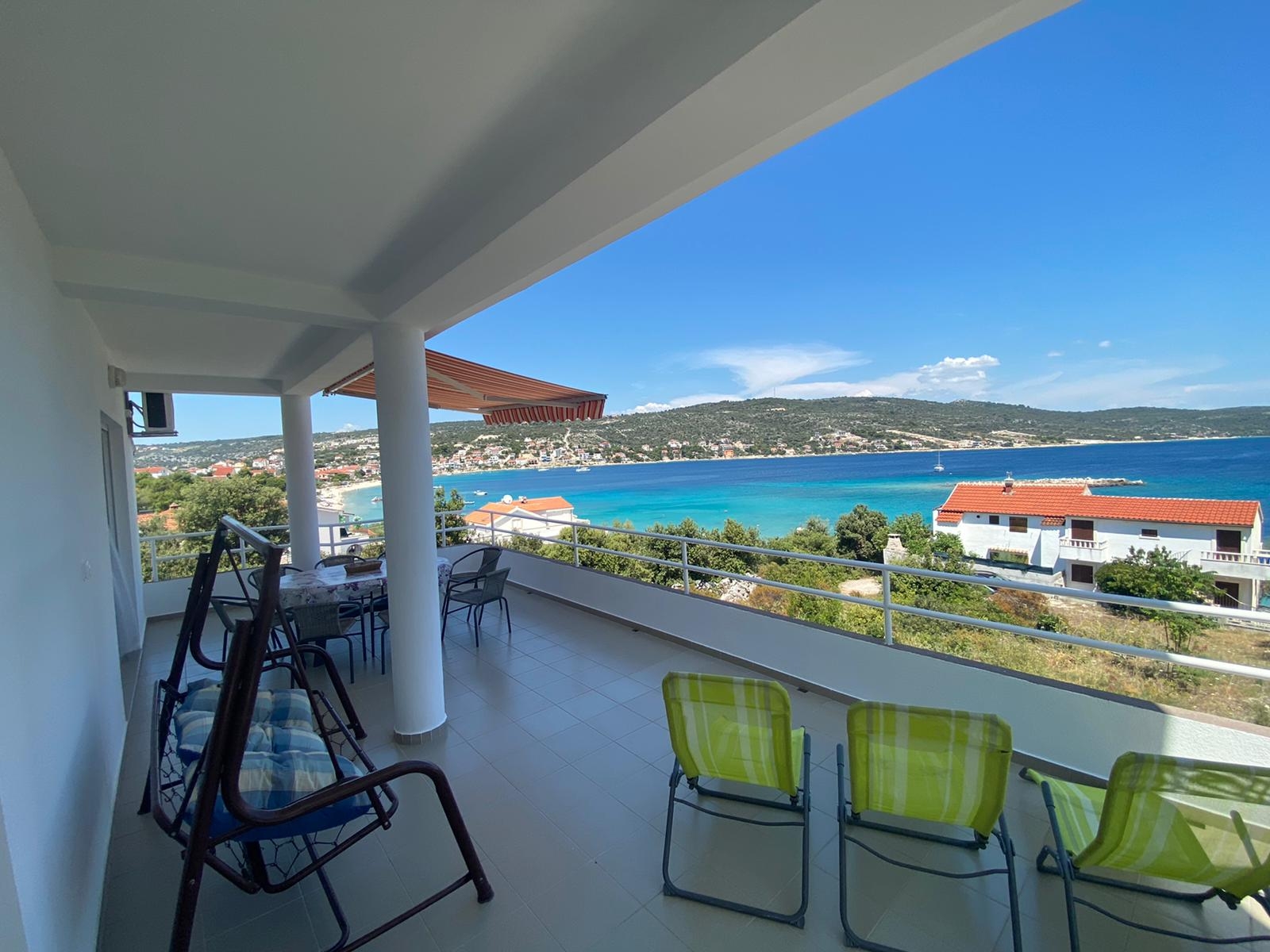 Three bedroom apartment near beach Sevid, Trogir (A-18168-a) Three bedroom apartment near beach Sevid, Trogir (A-18168-a)