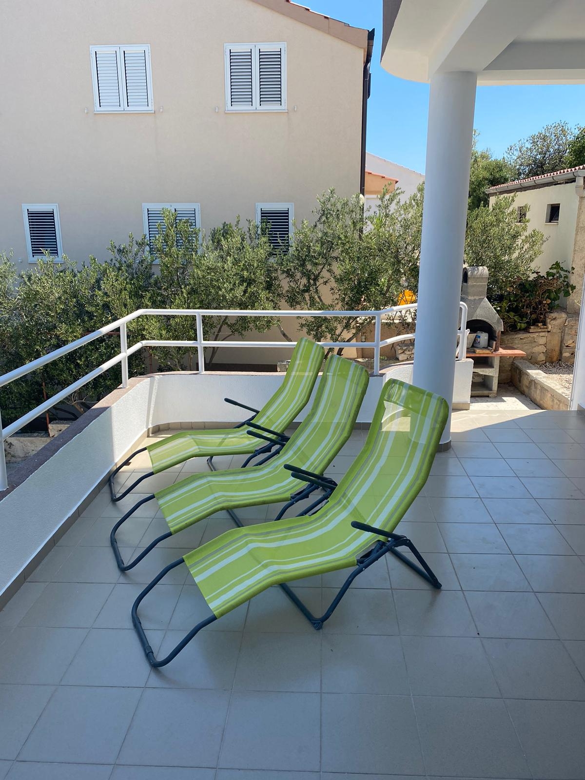 Three bedroom apartment near beach Sevid, Trogir  A-a