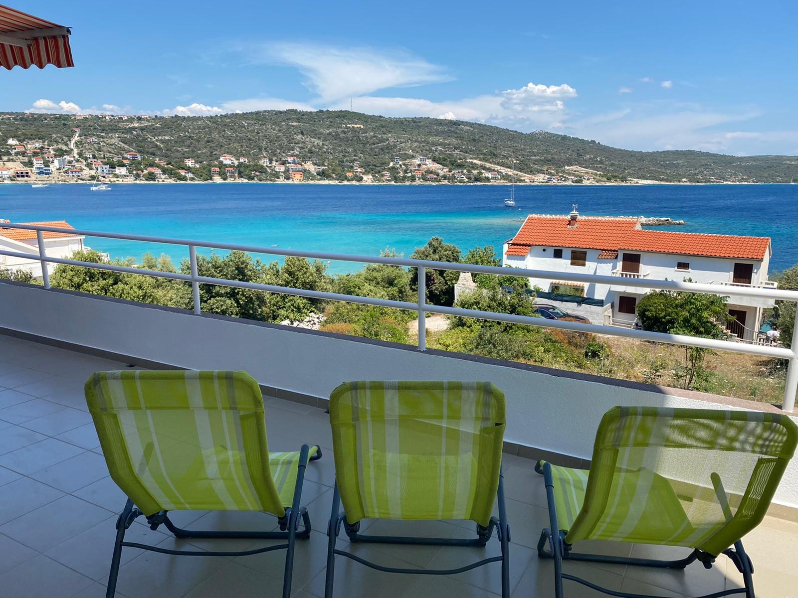 Three bedroom apartment near beach Sevid, Trogir  A-a