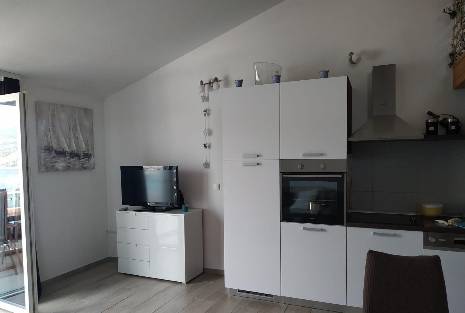 One bedroom apartment near beach Sevid, Trogir  A-c