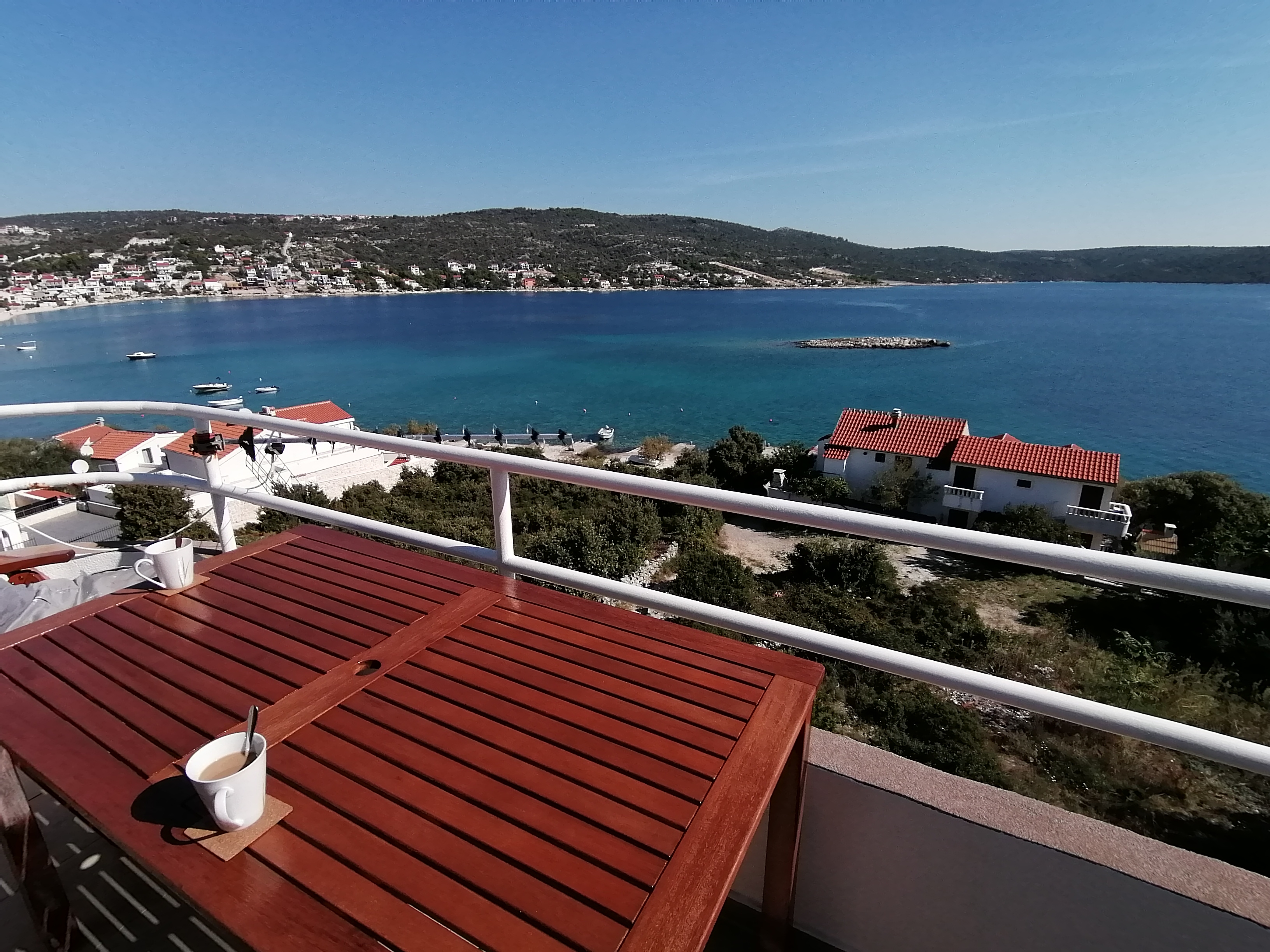 One bedroom apartment near beach Sevid, Trogir  A-c