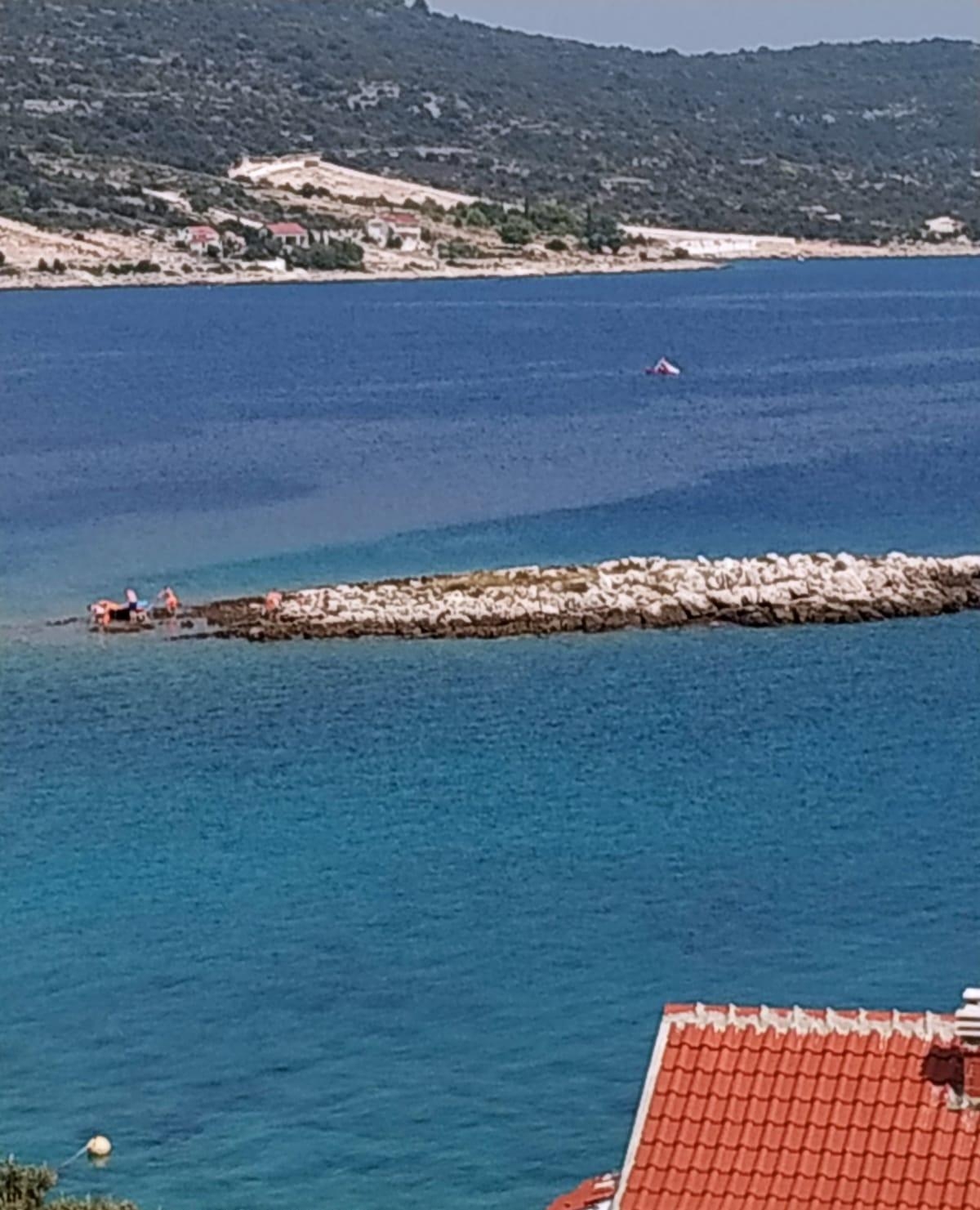 One bedroom apartment near beach Sevid, Trogir  A-c
