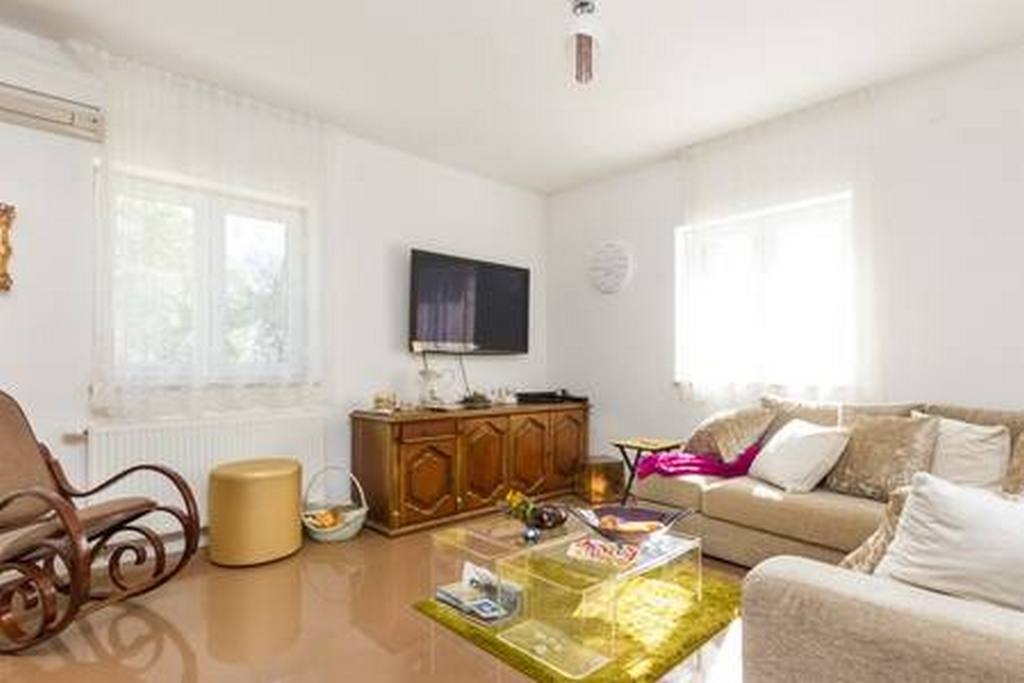 Four bedroom house with terrace Bisko, Zagora  K
