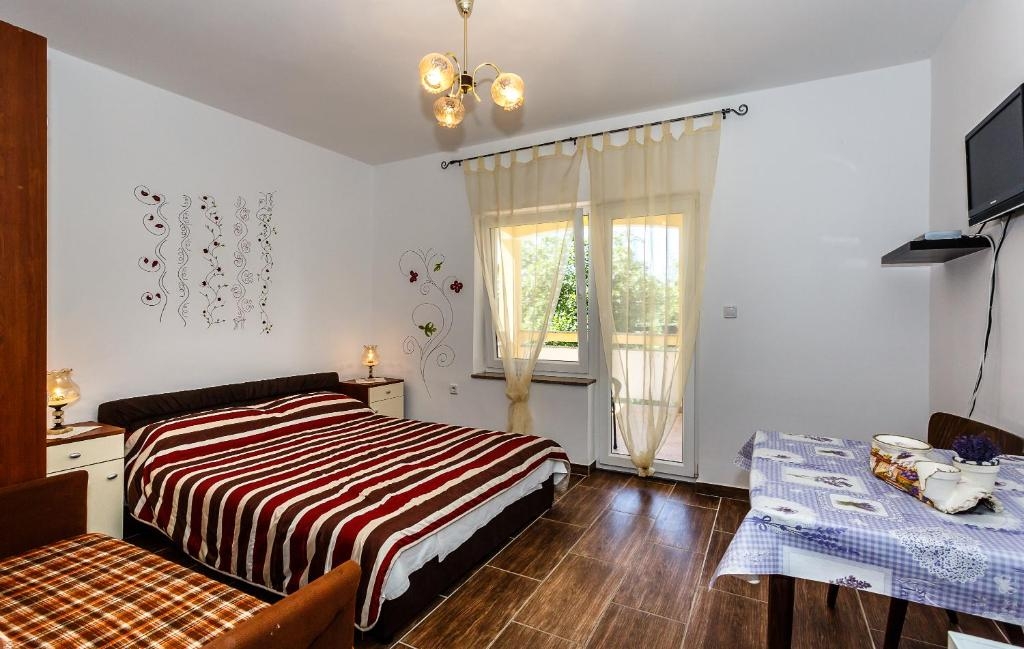 Studio flat with air-conditioning Malinska, Krk (AS-18193-a)