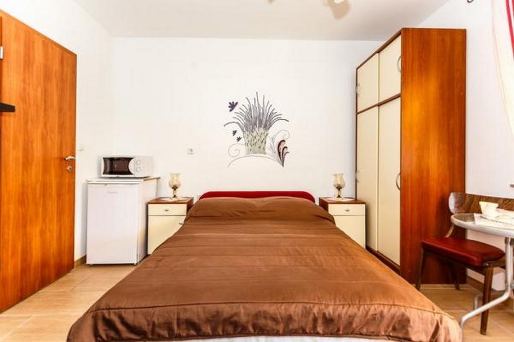 Studio flat with balcony Malinska, Krk (AS-18193-d)