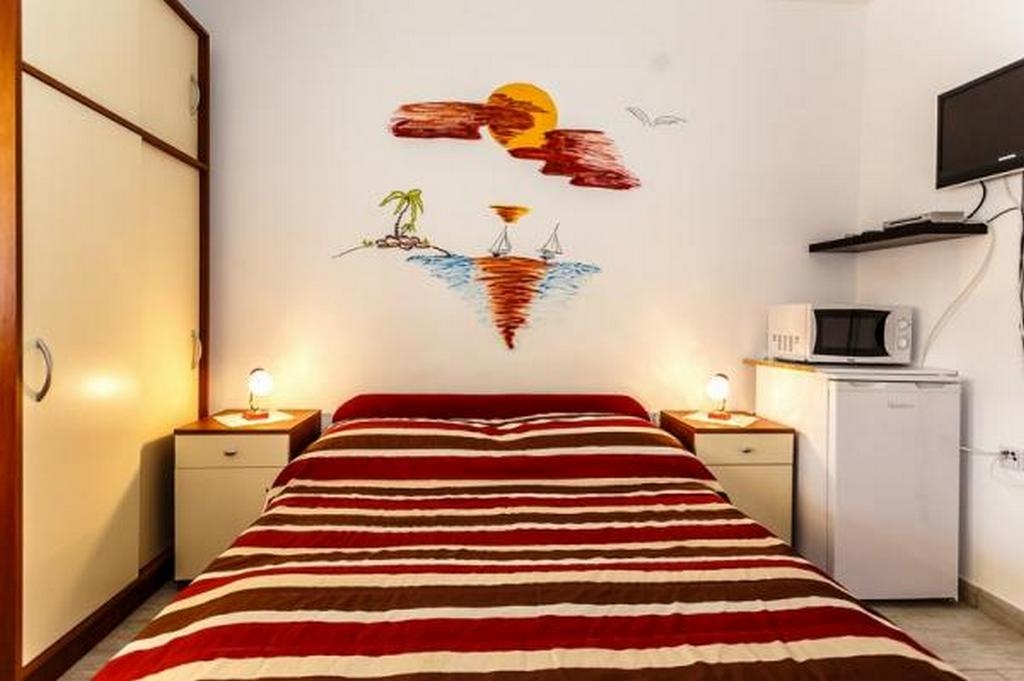 Studio flat with balcony Malinska, Krk (AS-18193-e)