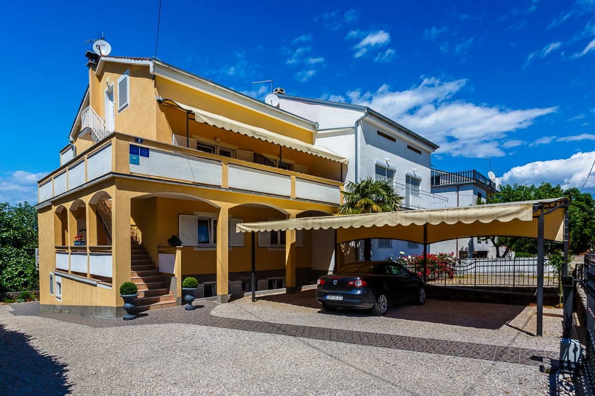Soba s klimom Malinska, Krk  S-b