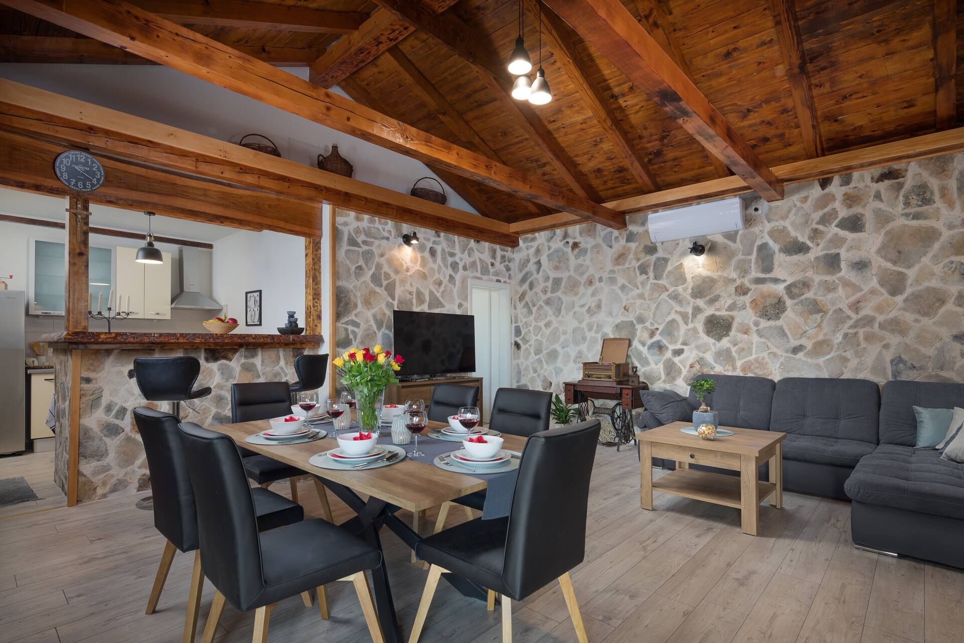 Top Rogoznica Stupin Čeline Top Rogoznica Stupin Čeline