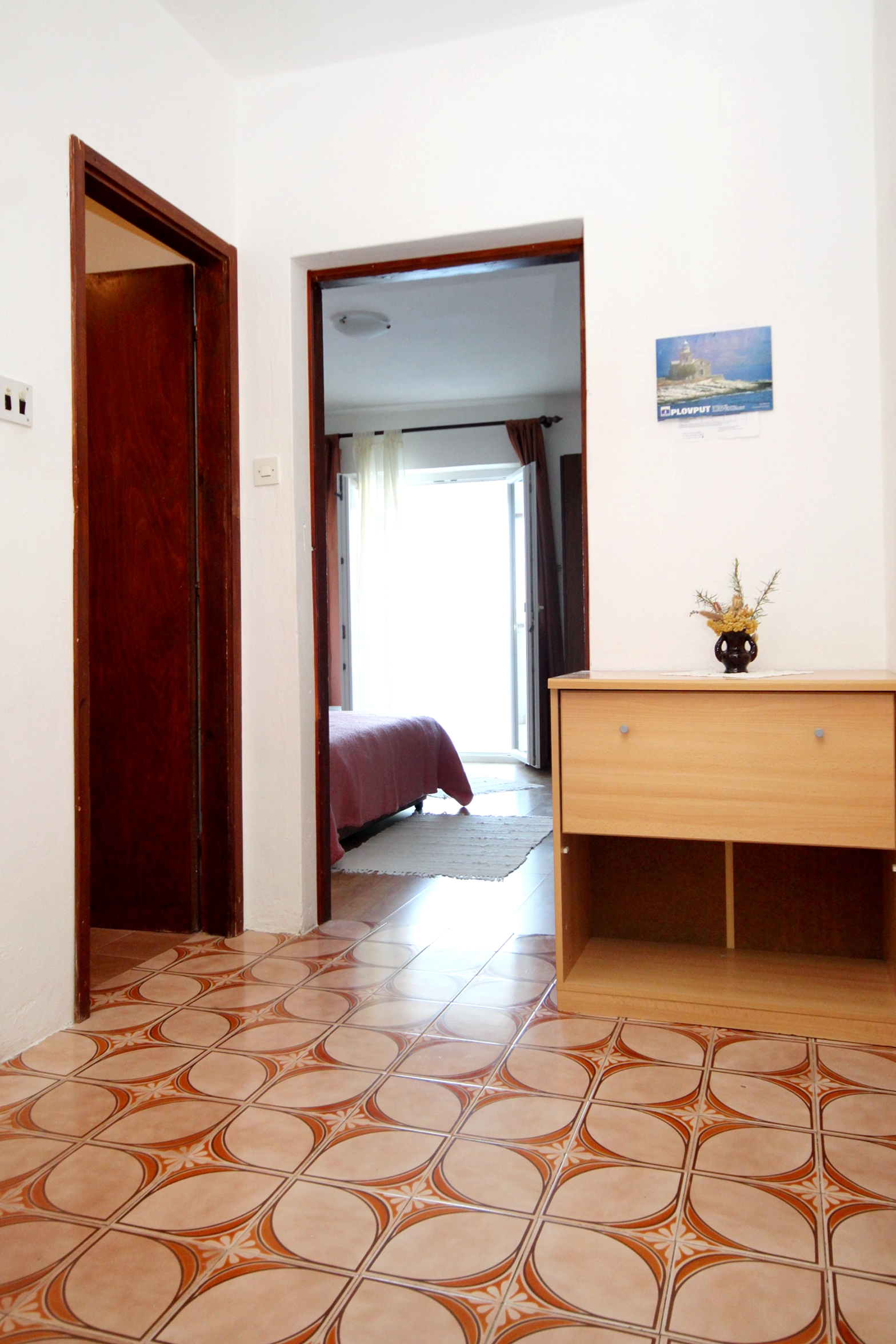Three bedroom apartment near beach Zavalatica, Korčula  A-a