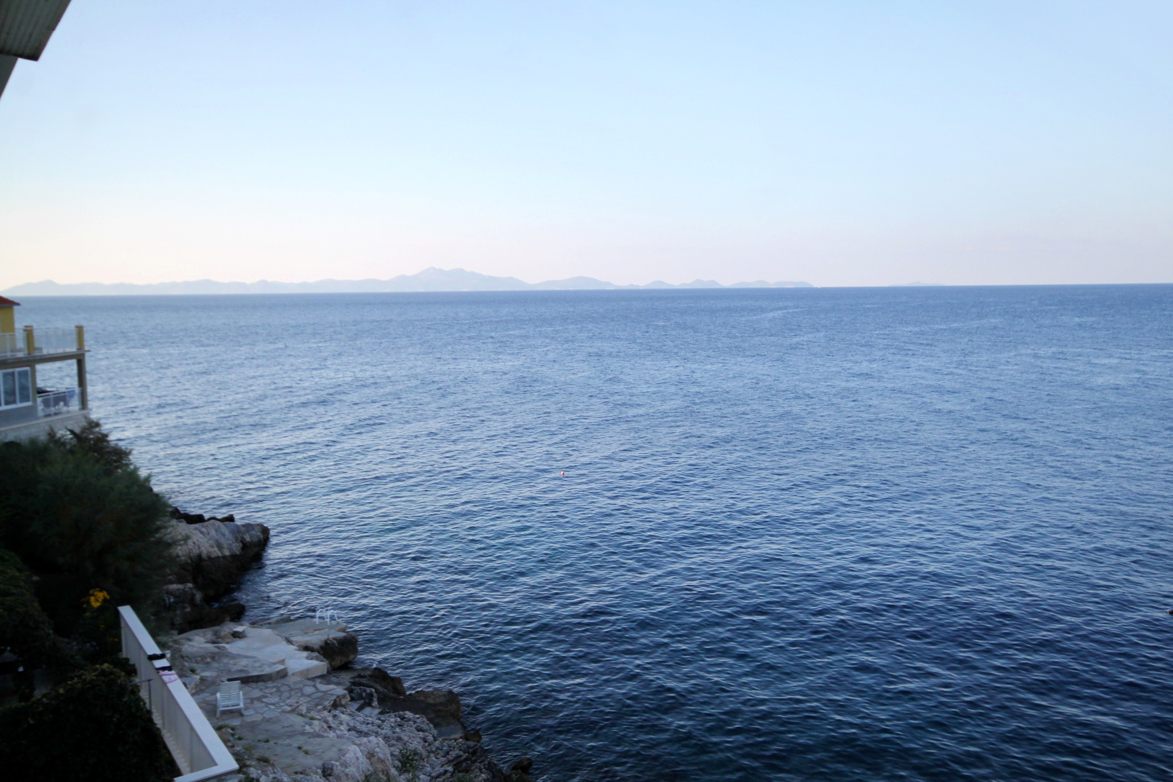 Three bedroom apartment near beach Zavalatica, Korčula  A-a