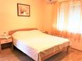 Спальня 1 Tisno, Спальня 1 в размещении типа apartment, доступный кондиционер и WiFi.