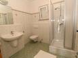 Koupelna Kustići, Koupelna v ubytování typu apartment.