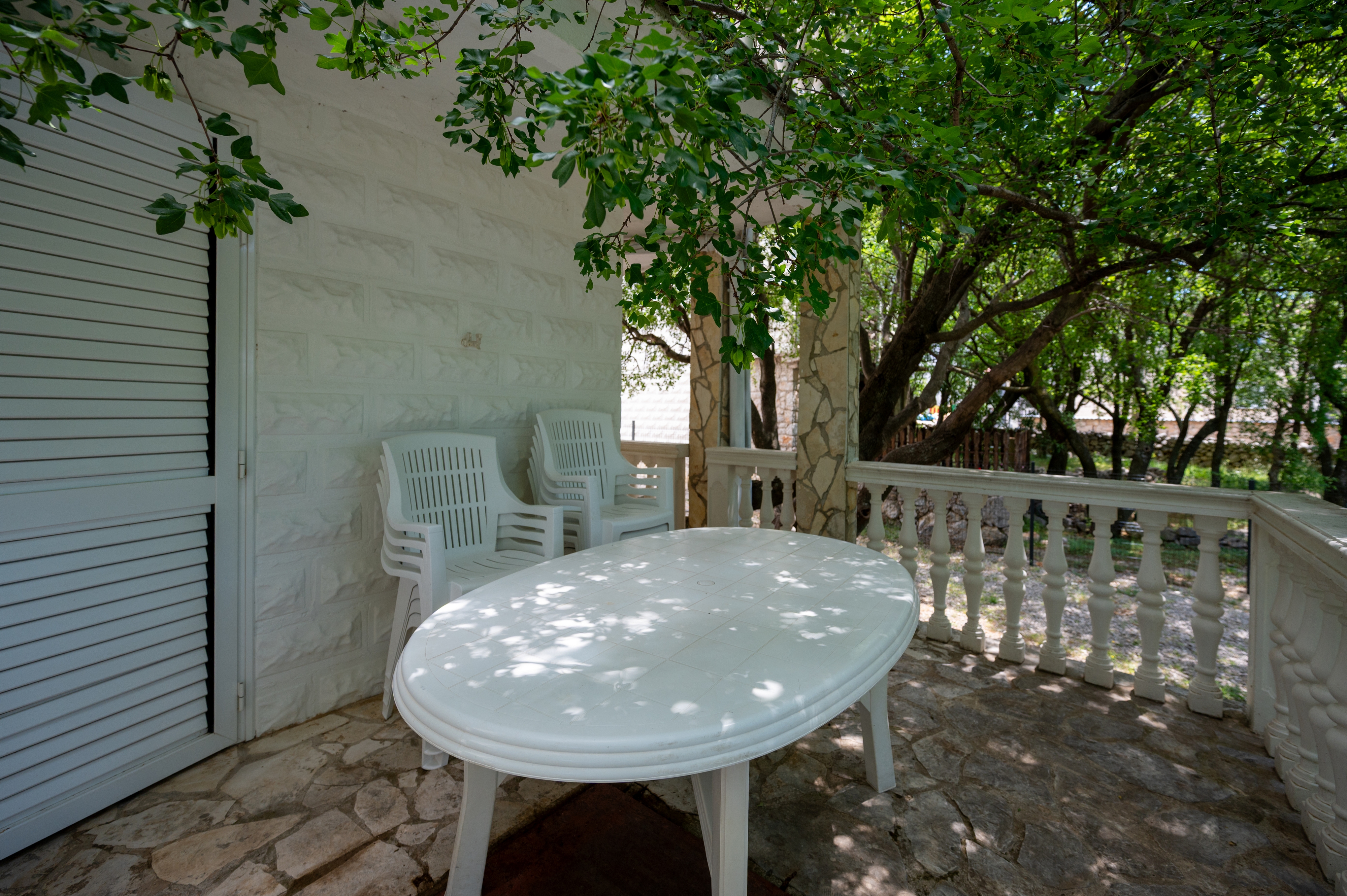 Four bedroom house with terrace Cesarica, Karlobag  K
