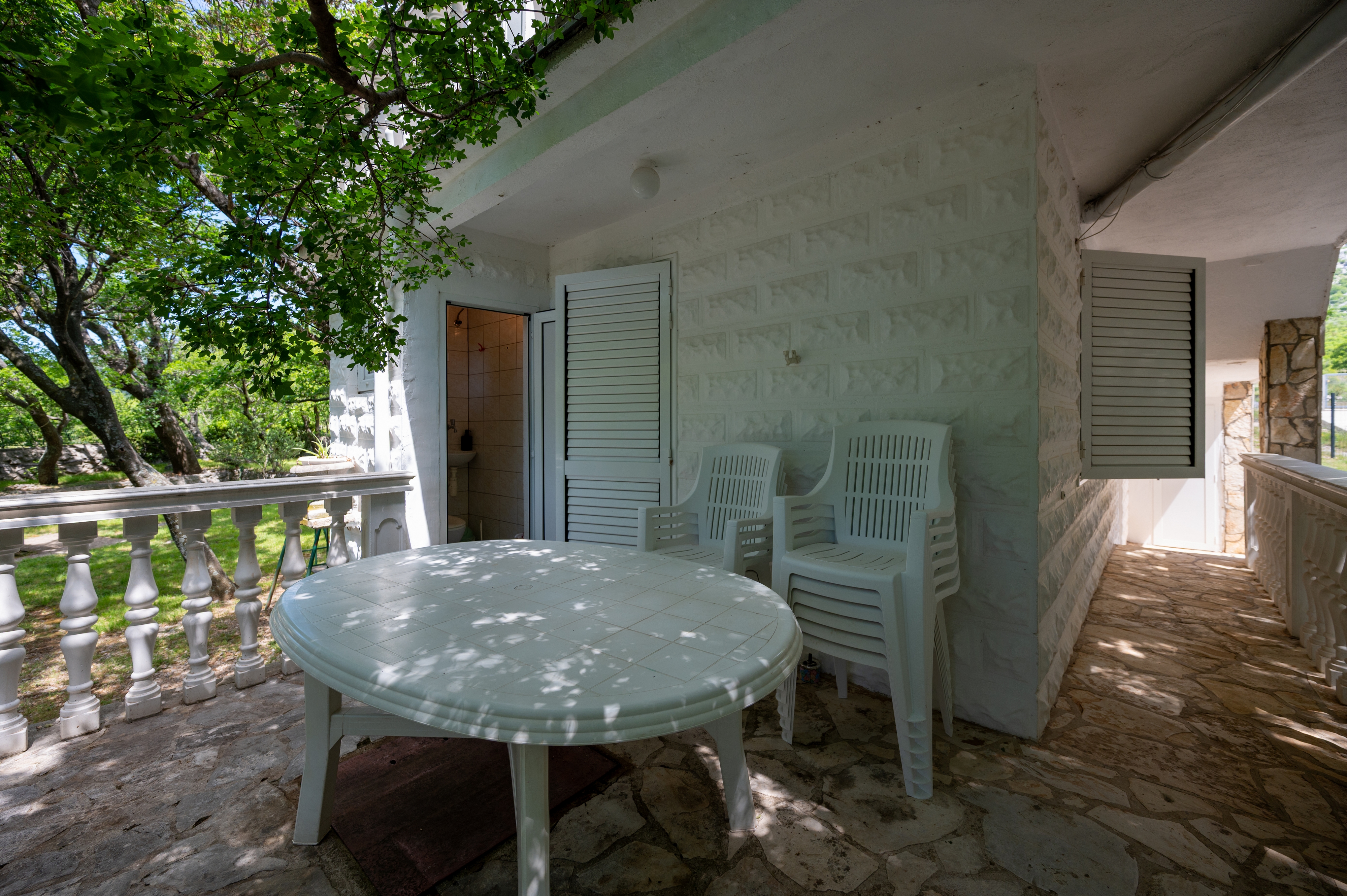 Four bedroom house with terrace Cesarica, Karlobag  K