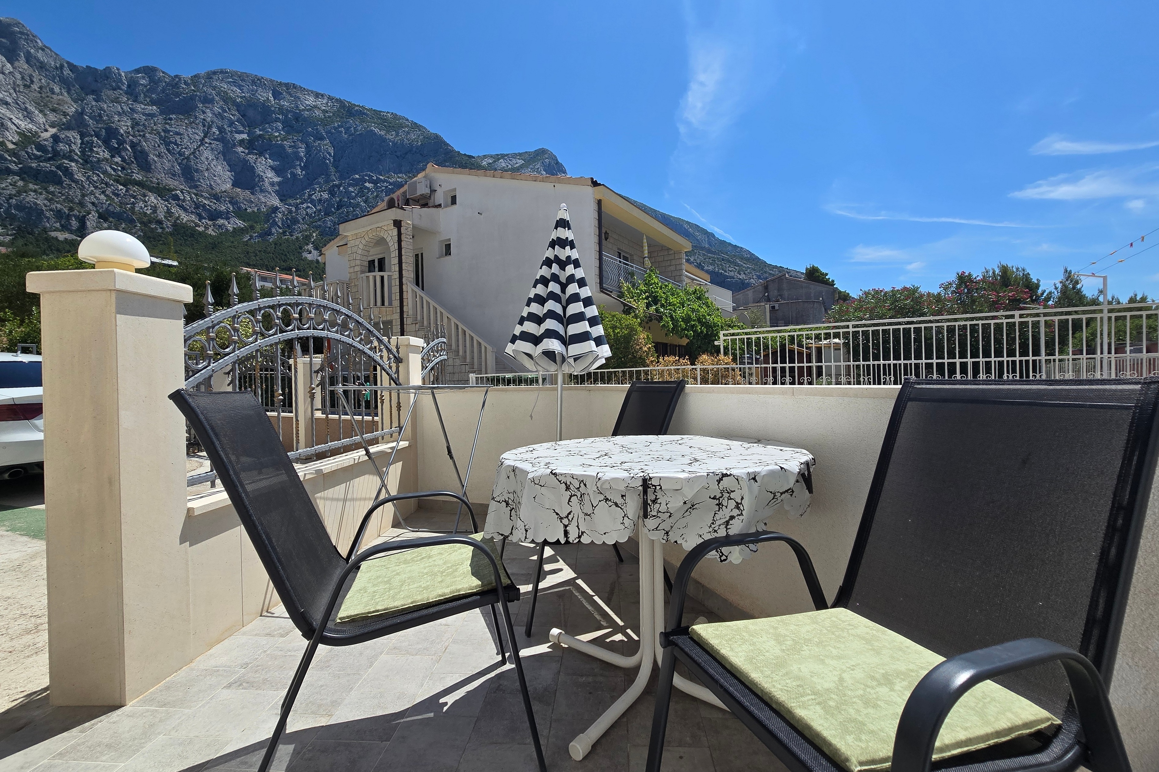 One bedroom apartment with balcony and sea view Makarska  A-a