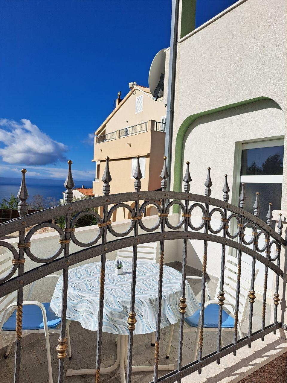 One bedroom apartment with balcony and sea view Makarska  A-a