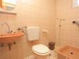 Ванная комната Baška Voda, Ванная комната в размещении типа room, WiFi.