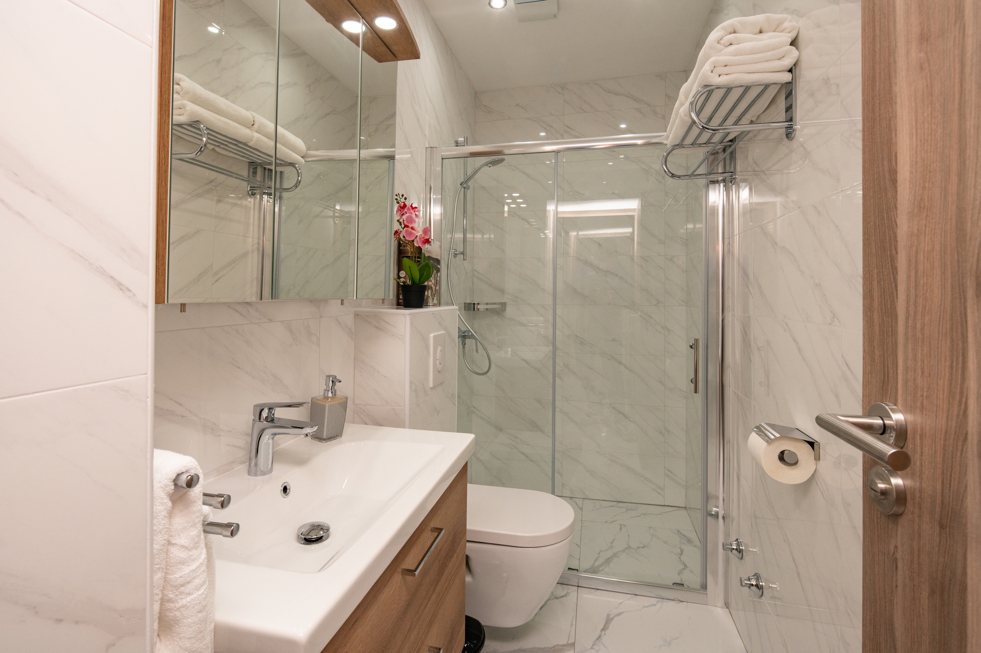 Comfortable and spacious house with terrace Turanj, Biograd  K