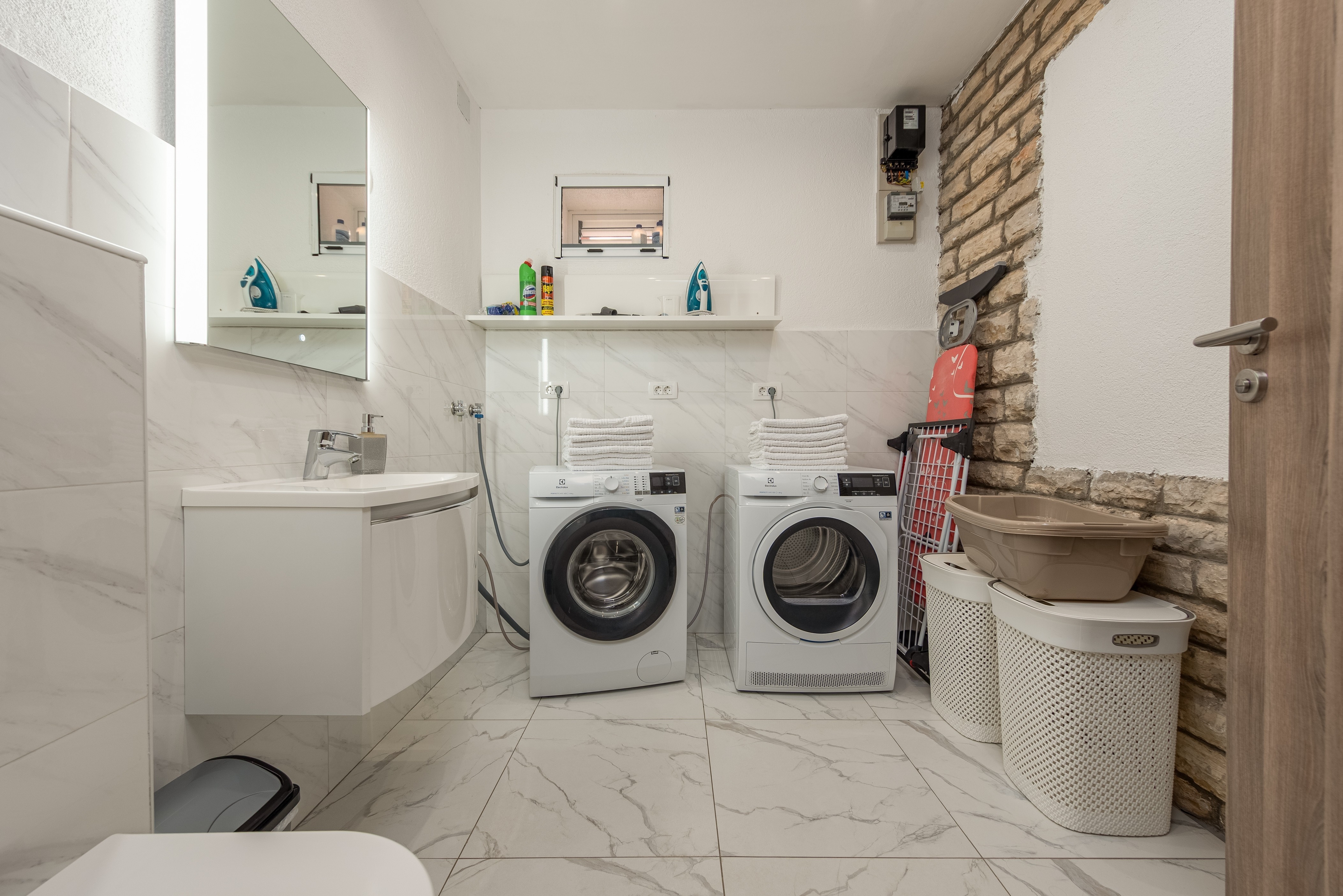 Comfortable and spacious house with terrace Turanj, Biograd  K