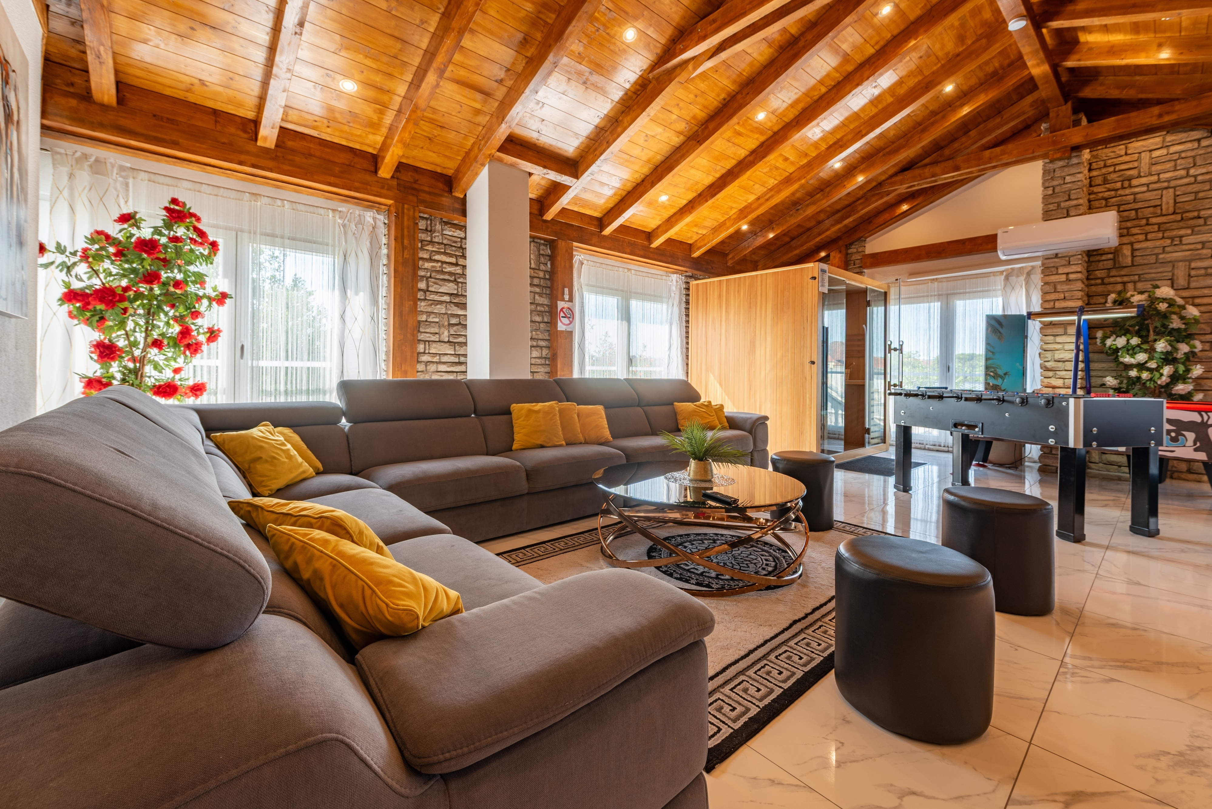 Comfortable and spacious house with terrace Turanj, Biograd (K-18216)