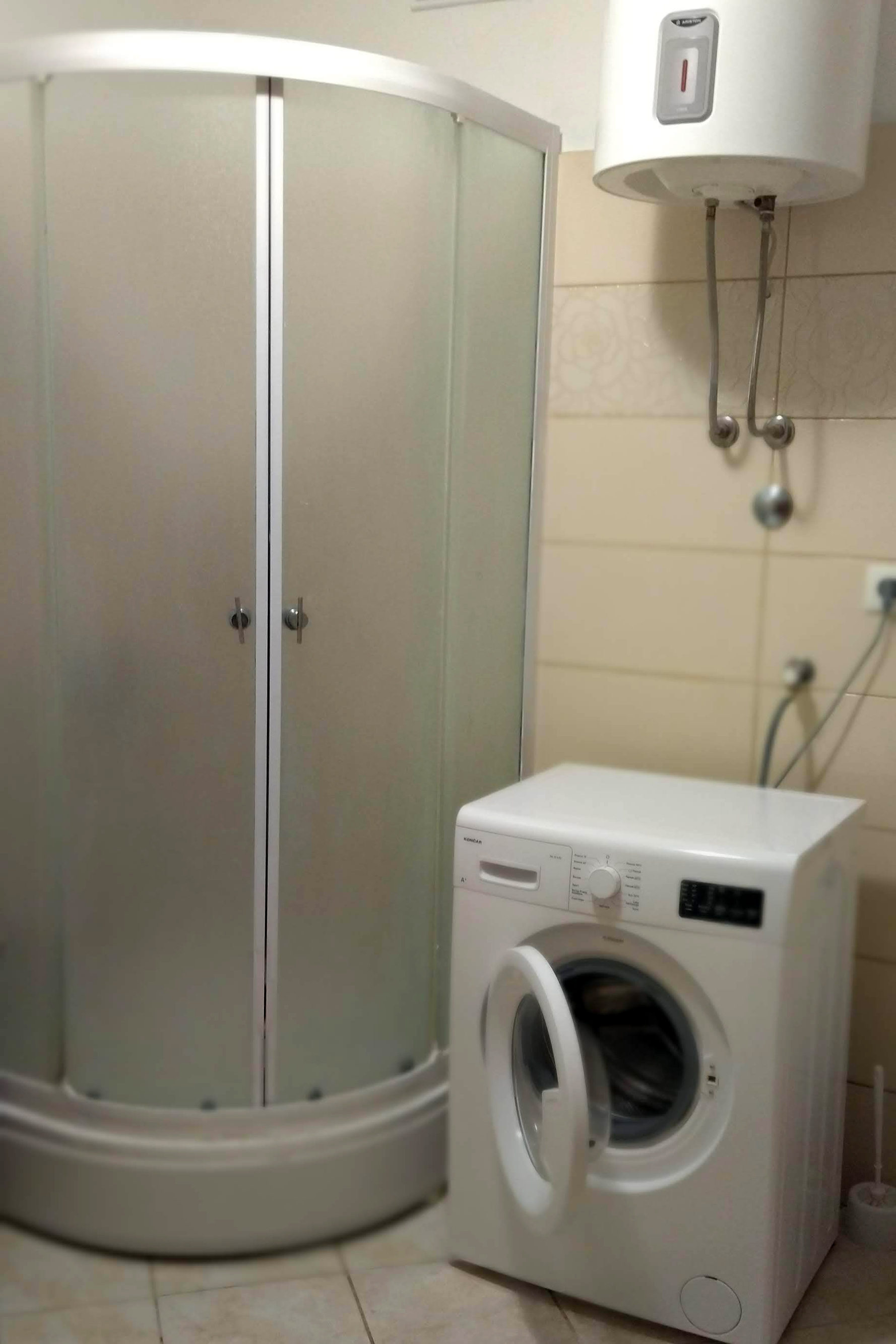 Three bedroom apartment near beach Prižba, Korčula  A-a