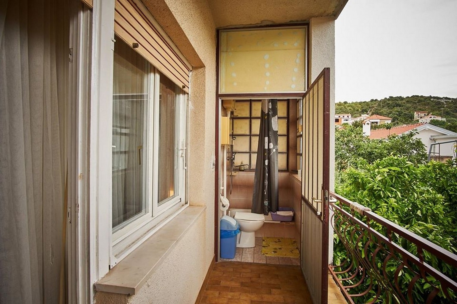 Four bedroom apartment with balcony and sea view Vinišće, Trogir  A-b