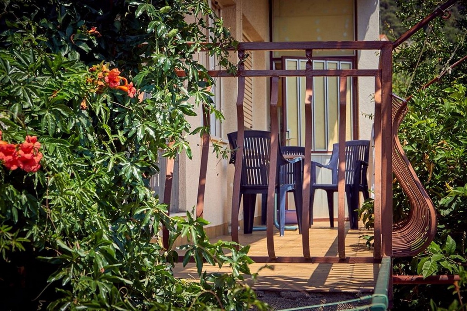 Four-bedroom apartment with balcony and sea view Vinišće, Trogir (A-18225-b)