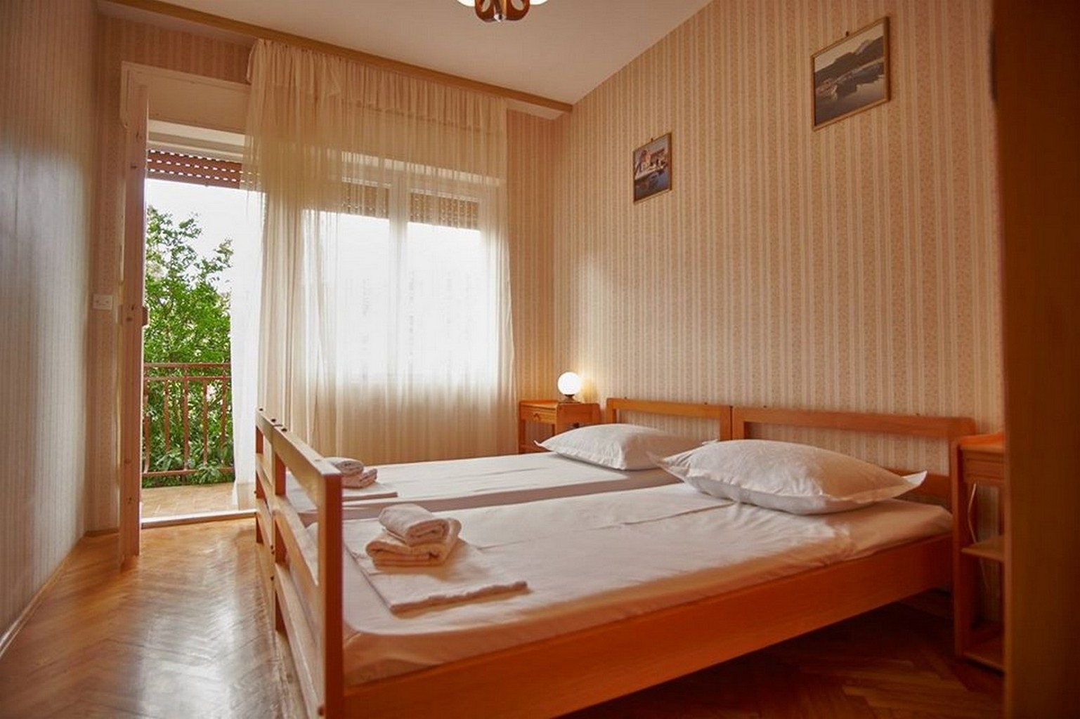 Four-bedroom apartment with balcony and sea view Vinišće, Trogir  A-b