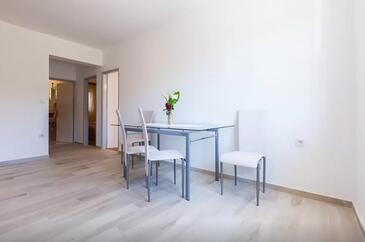Bibinje, Jídelna v ubytování typu apartment, s klimatizací, domácí mazlíčci povoleni a WiFi.