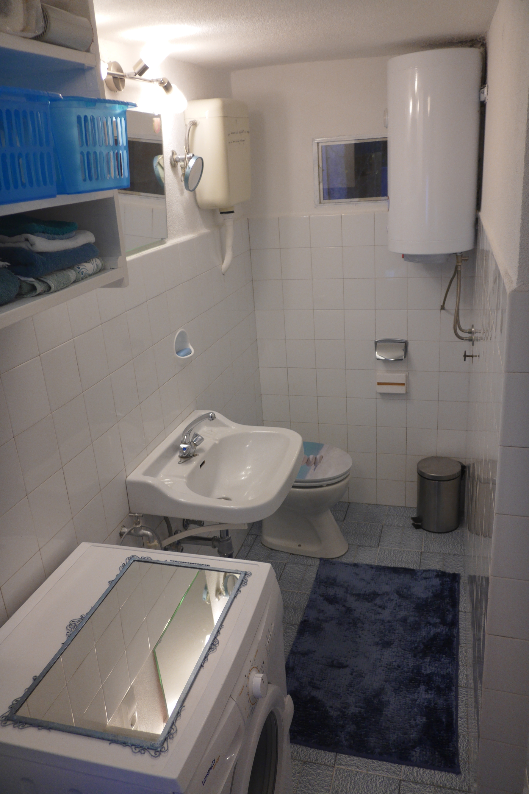 Two bedroom house with terrace and sea view Lokva Rogoznica, Omiš  K