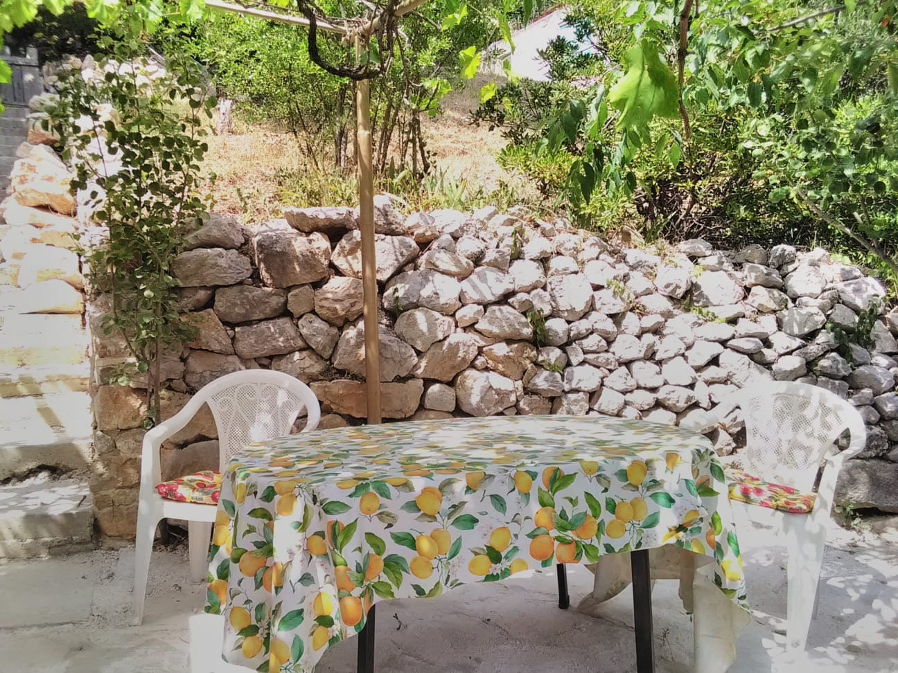 Two bedroom house with terrace and sea view Lokva Rogoznica, Omiš  K