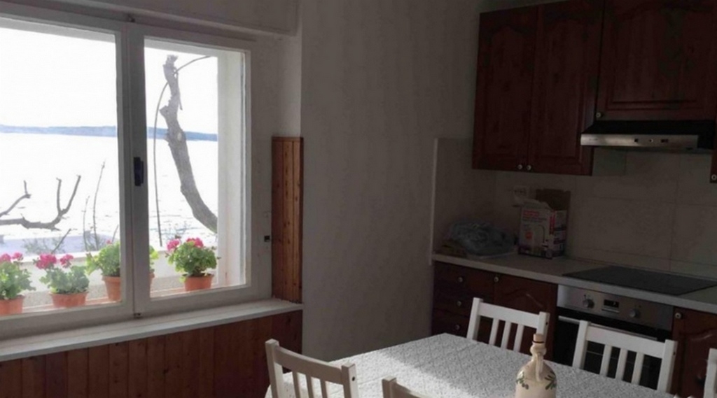 Three bedroom apartment near beach Kustići, Pag (A-18248-a)