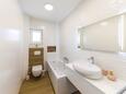 Salle de bain 2 Kaštel Lukšić, Salle de bain 2 dans l’hébergement en type house, WiFi.