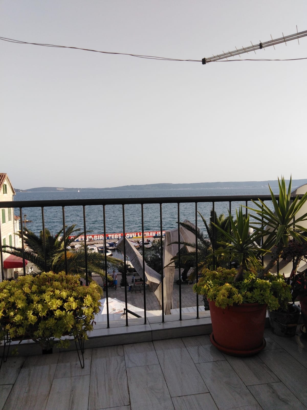 Two bedroom apartment with terrace and sea view Kaštel Kambelovac, Kaštela  A-a