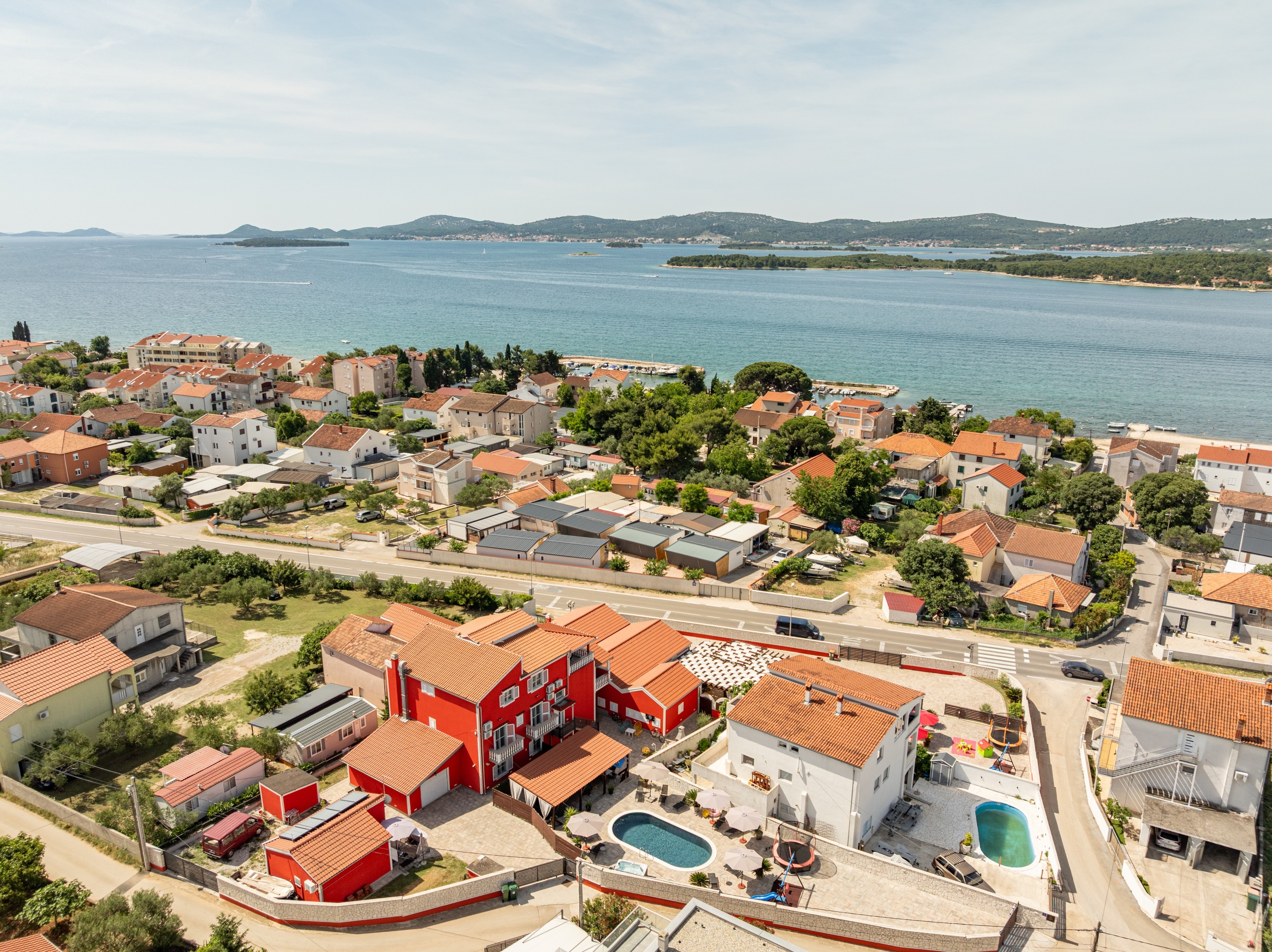 Comfortable and spacious house with terrace and sea view Turanj, Biograd  K