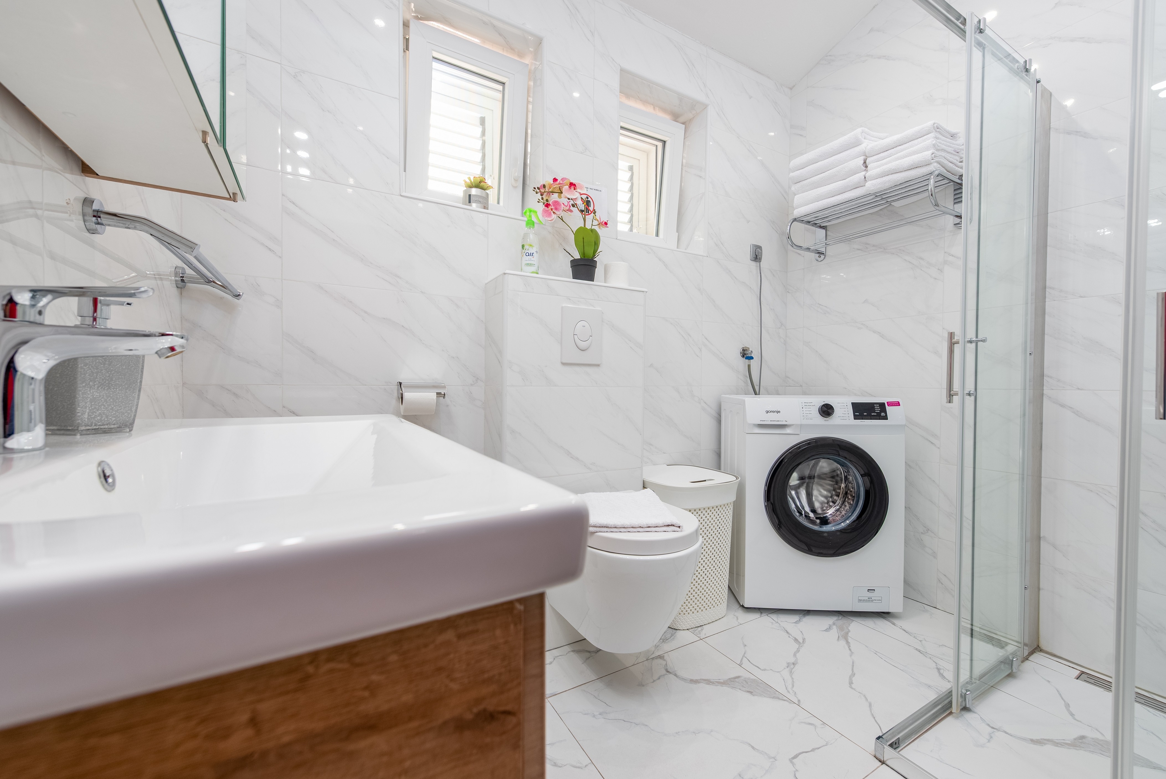 Comfortable and spacious house with terrace and sea view Turanj, Biograd  K