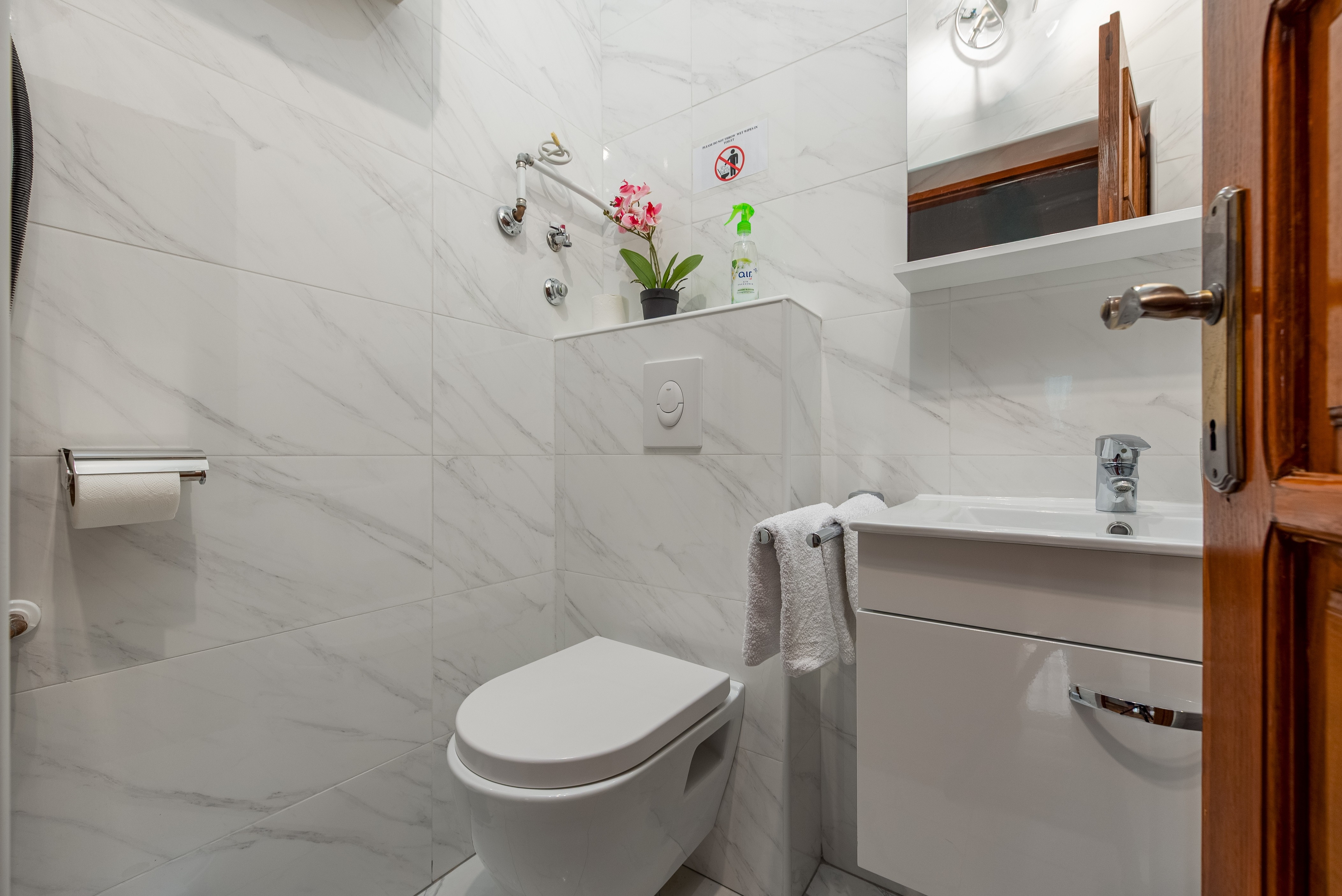 Comfortable and spacious house with terrace and sea view Turanj, Biograd  K