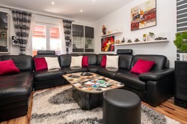 Turanj, Гостиная 1 в размещении типа house, WiFi.
