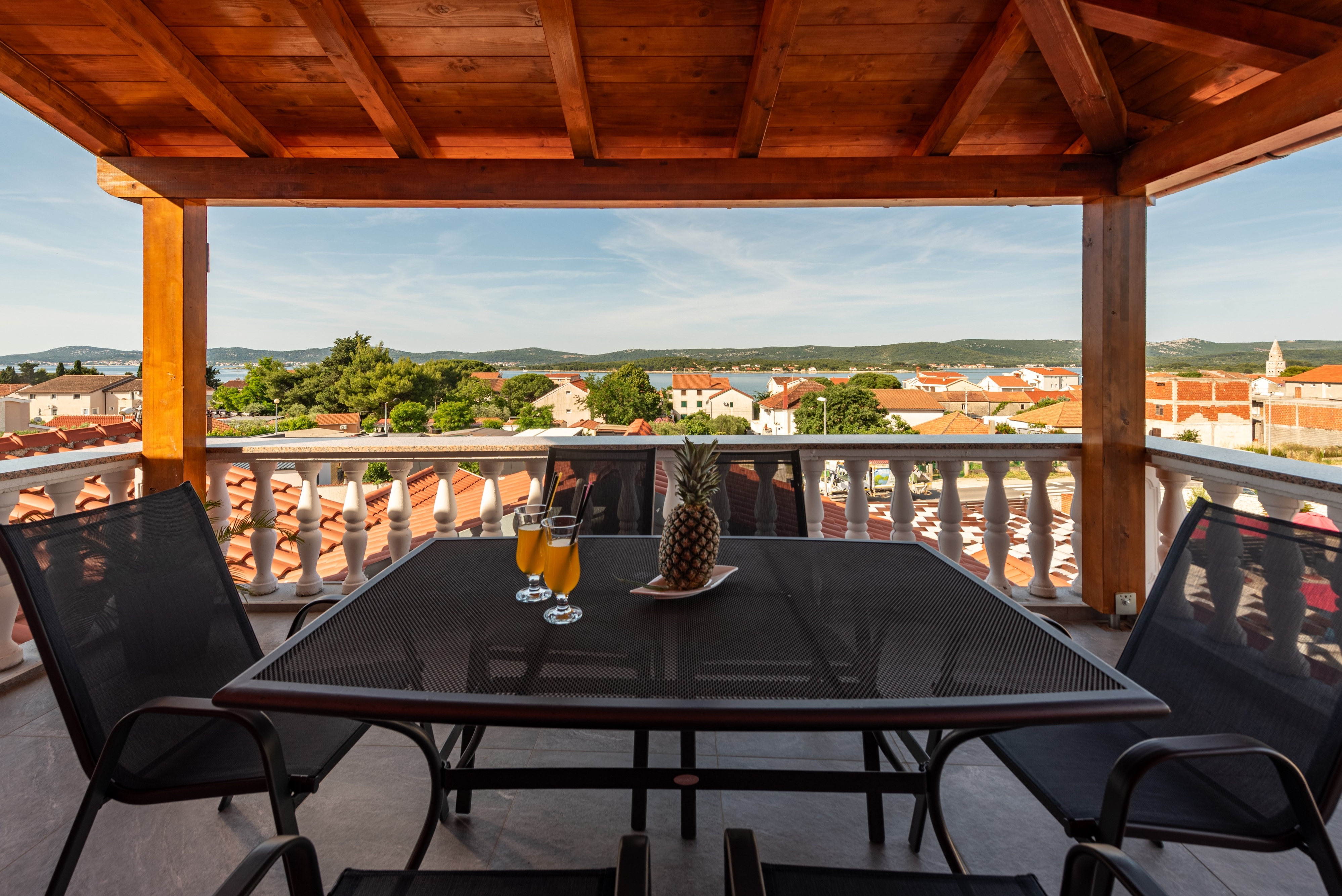 Comfortable and spacious house with terrace and sea view Turanj, Biograd  K