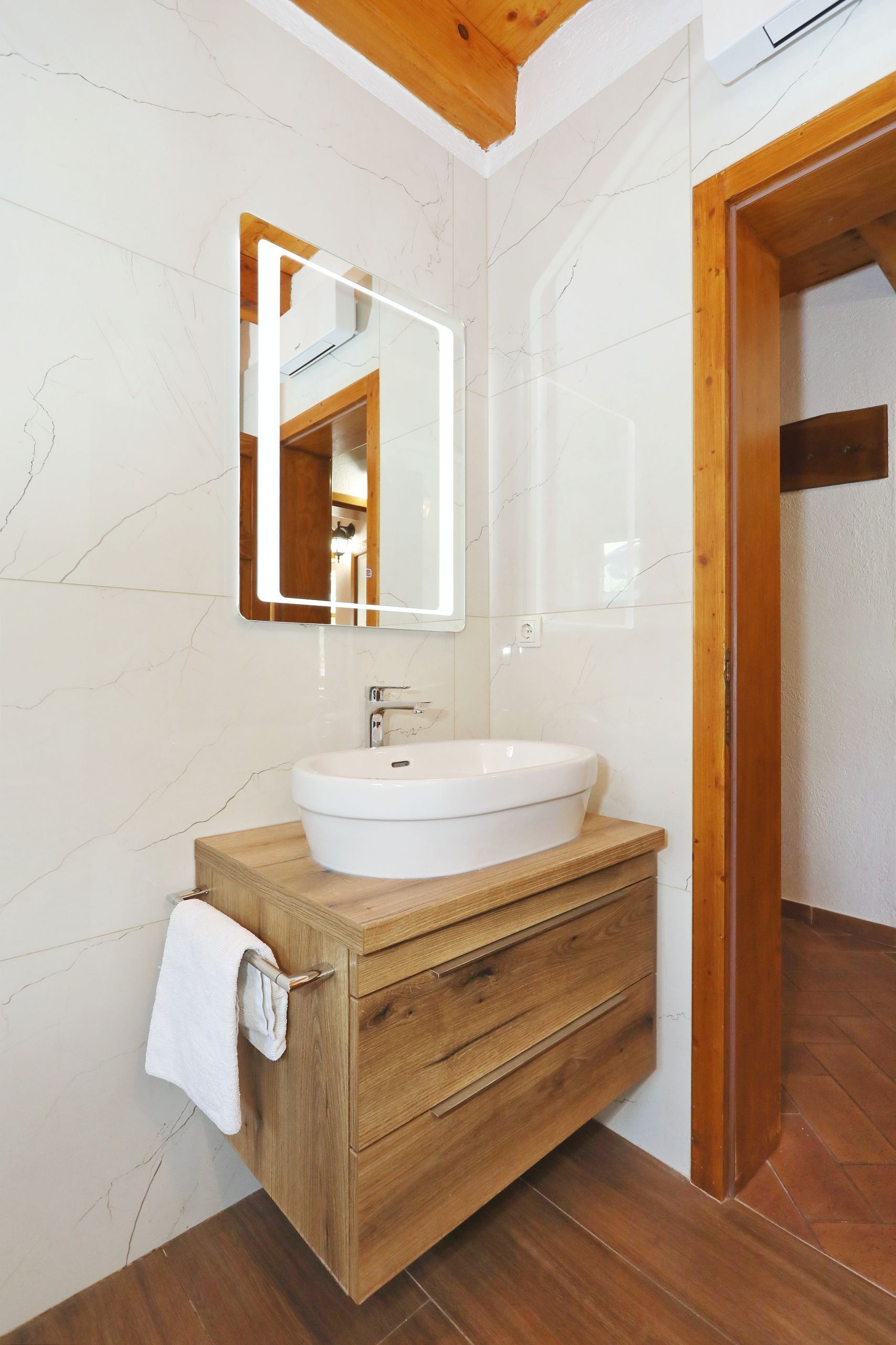Two bedroom house with terrace Sukošan, Zadar  K